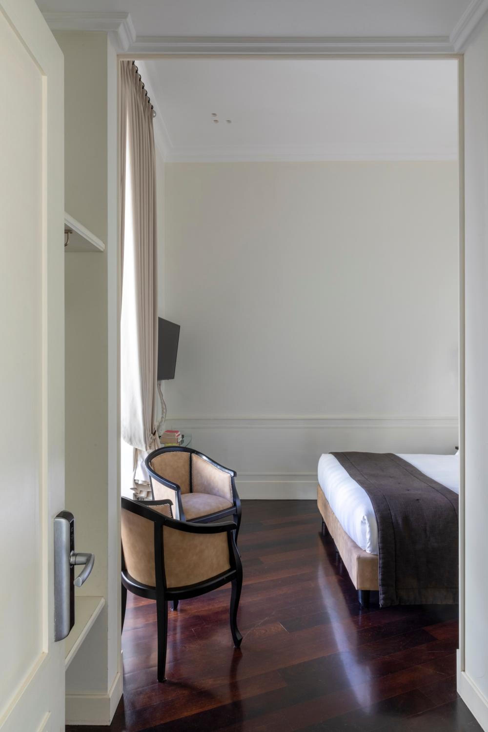 Junior Suite with Balcony - Annex