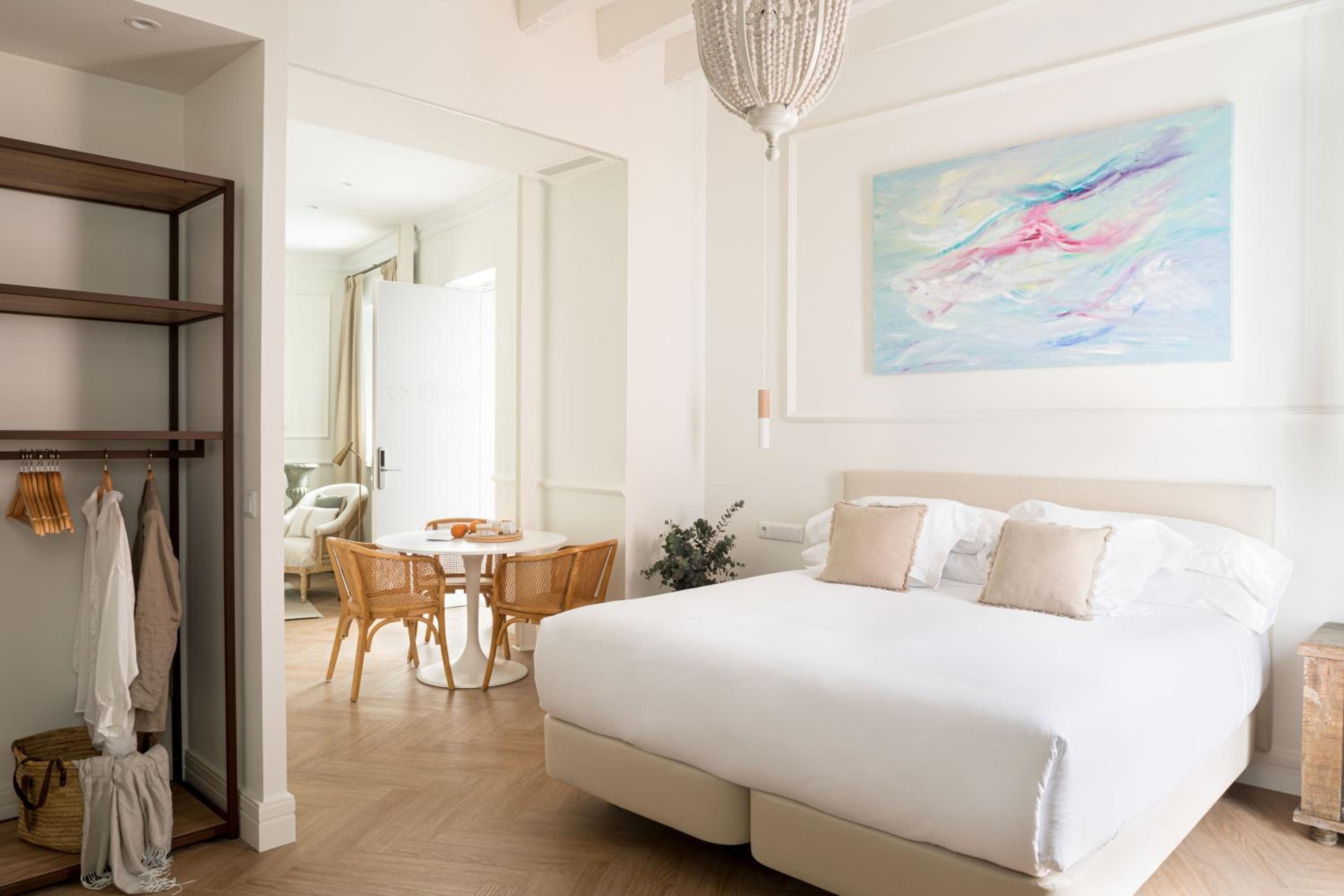 Premium Suite - Photo 7