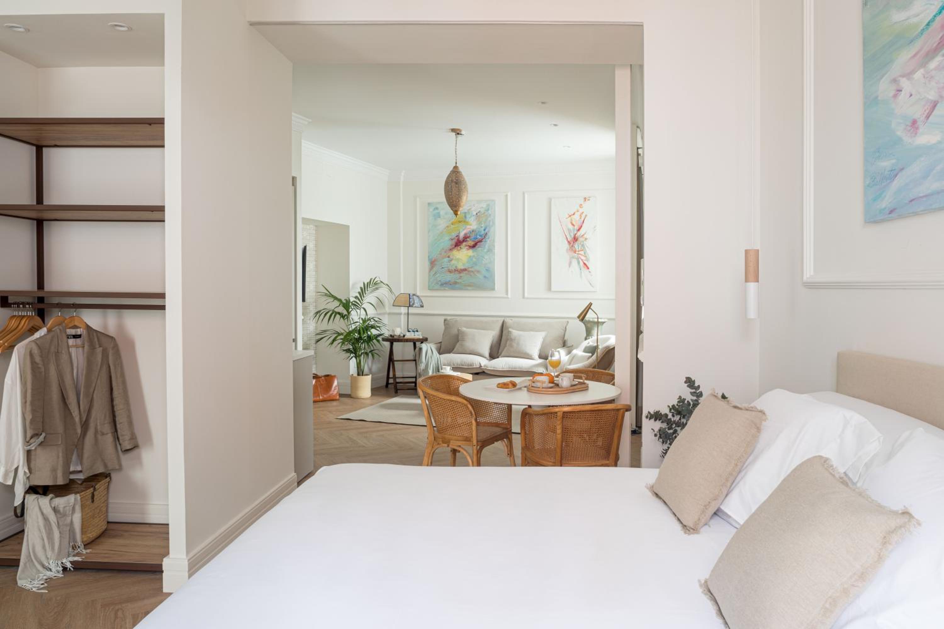 Premium Suite - Photo 8