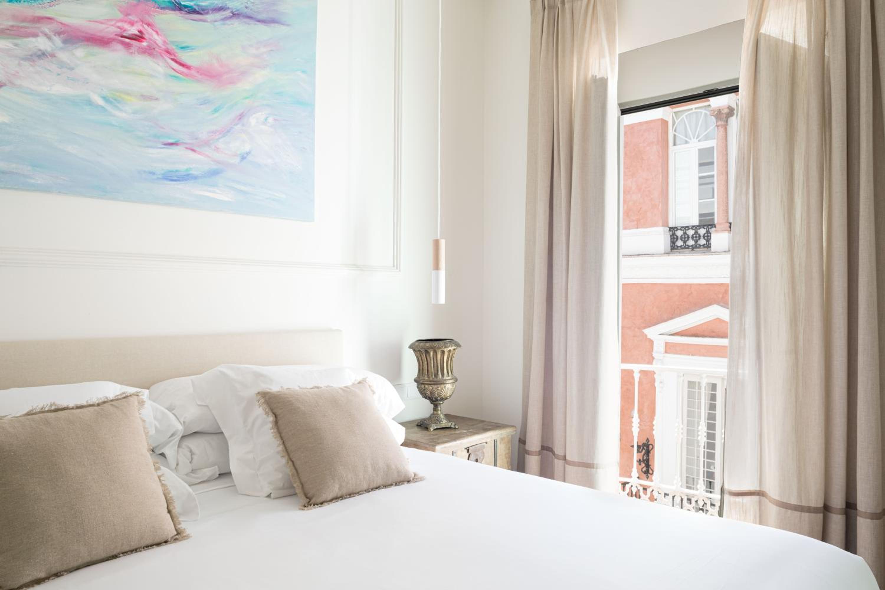 Premium Suite - Photo 6
