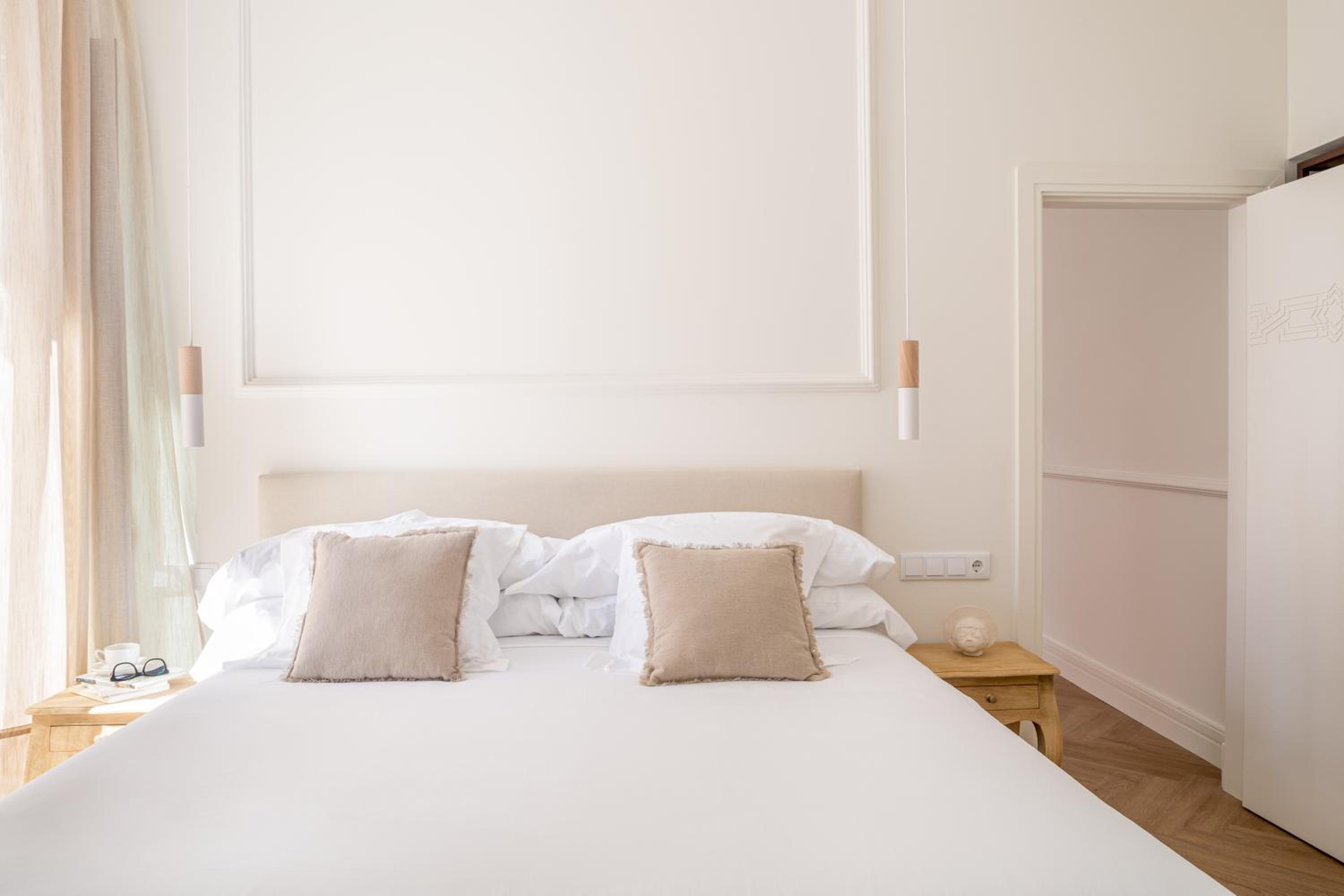 Suite - Photo 16
