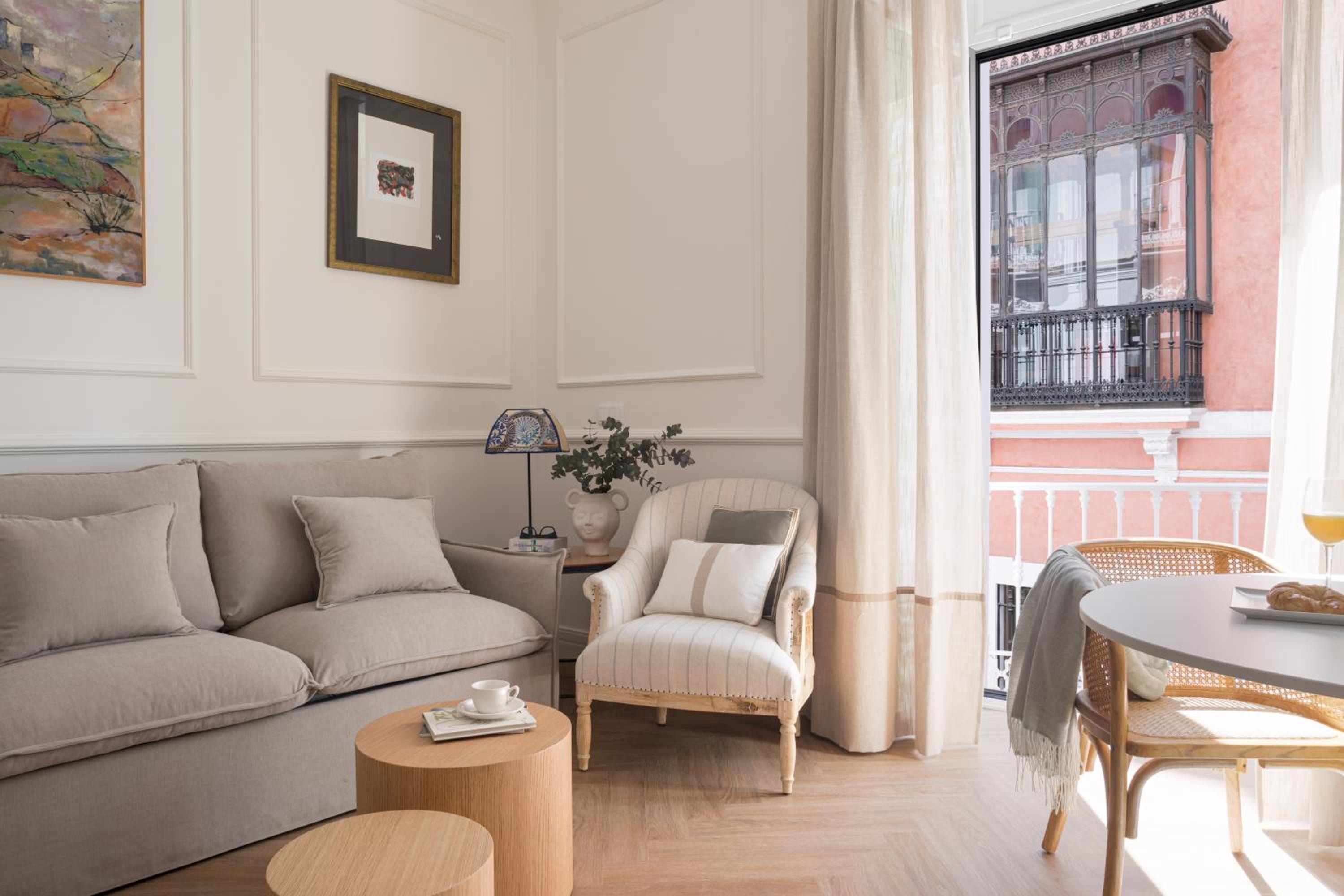 Suite - Photo 10