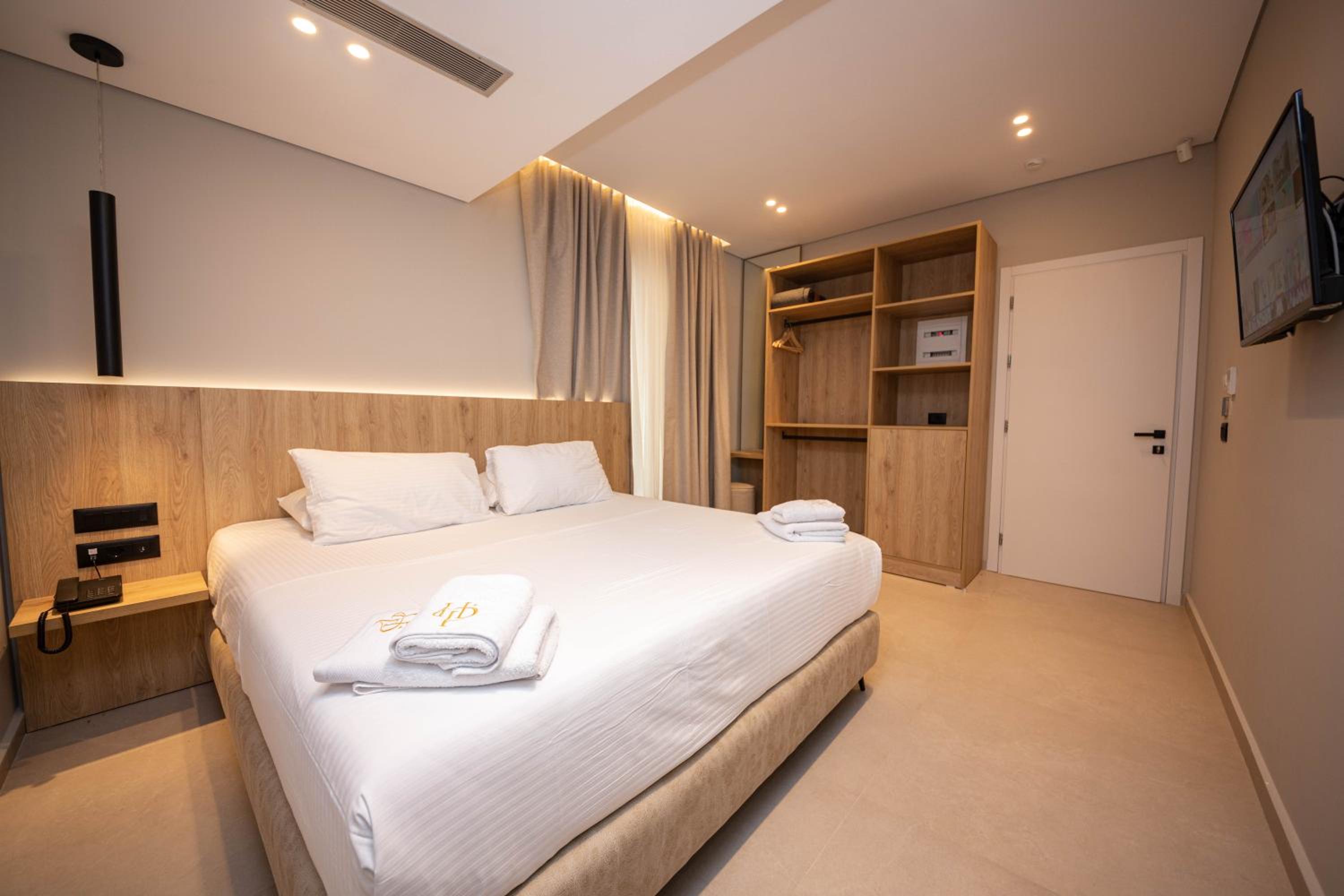 Deluxe Double Room Ground Floor (no view)