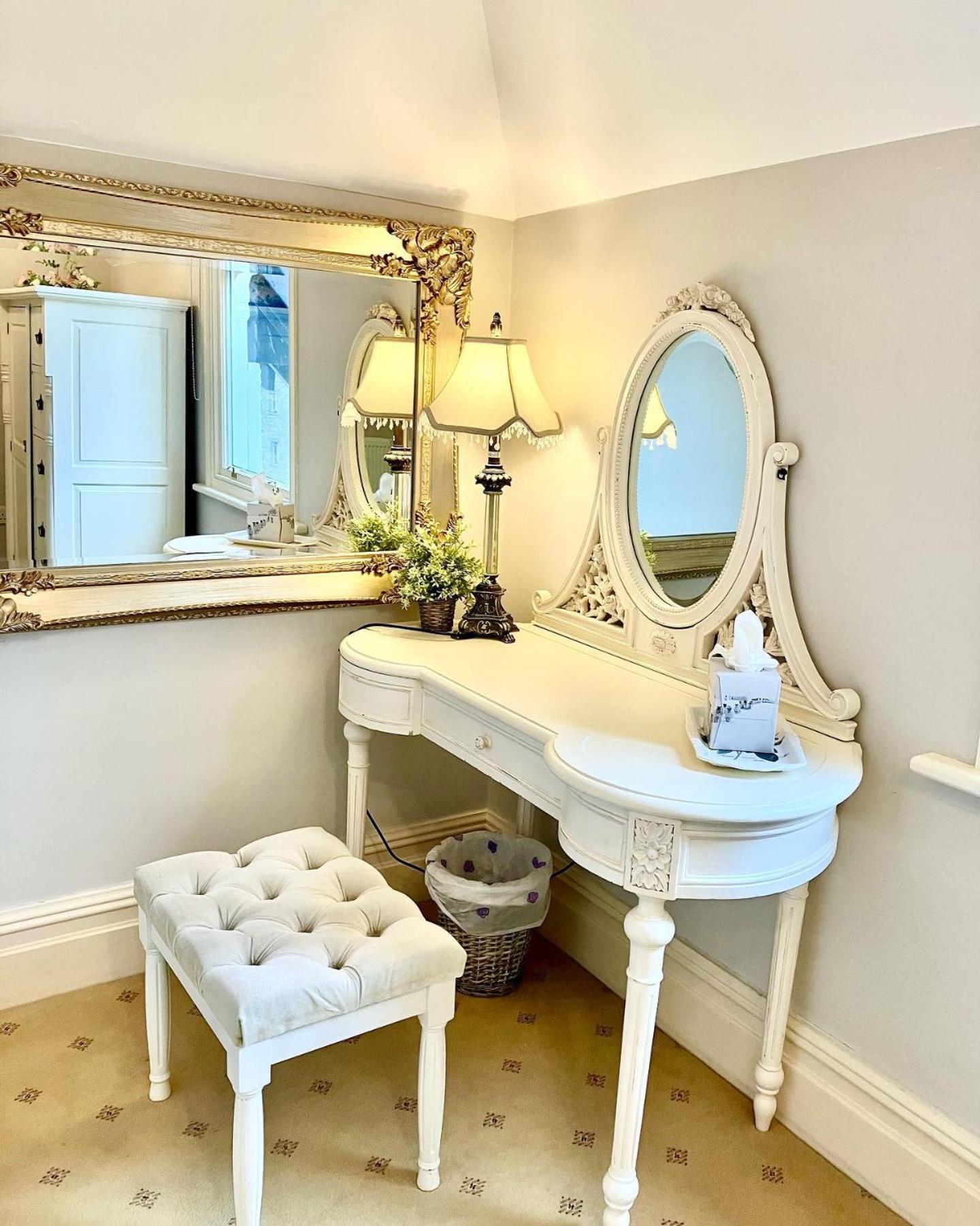 Victorian Suite with Four Poster Bed photo 2