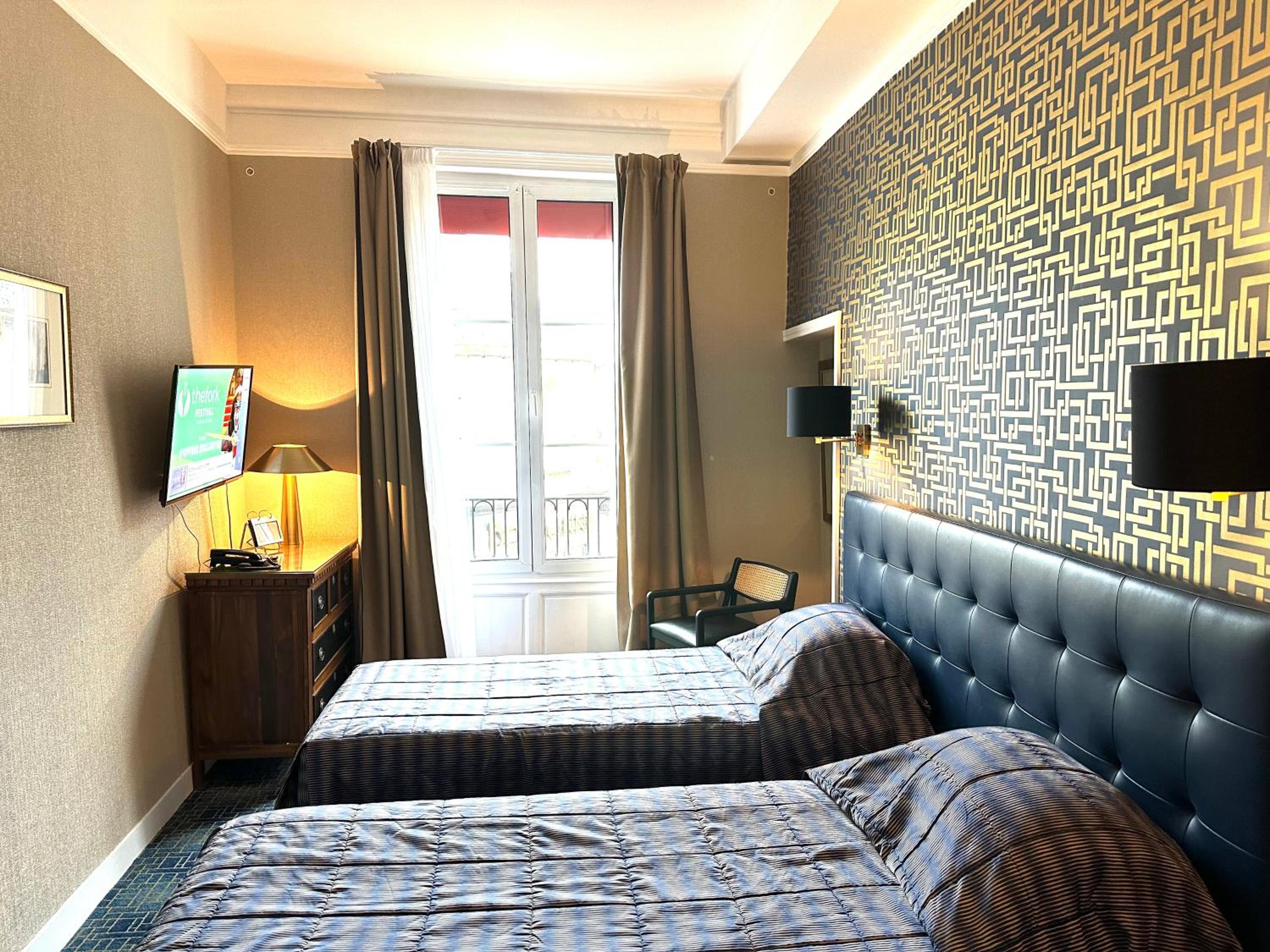Standard Twin Room photo 2