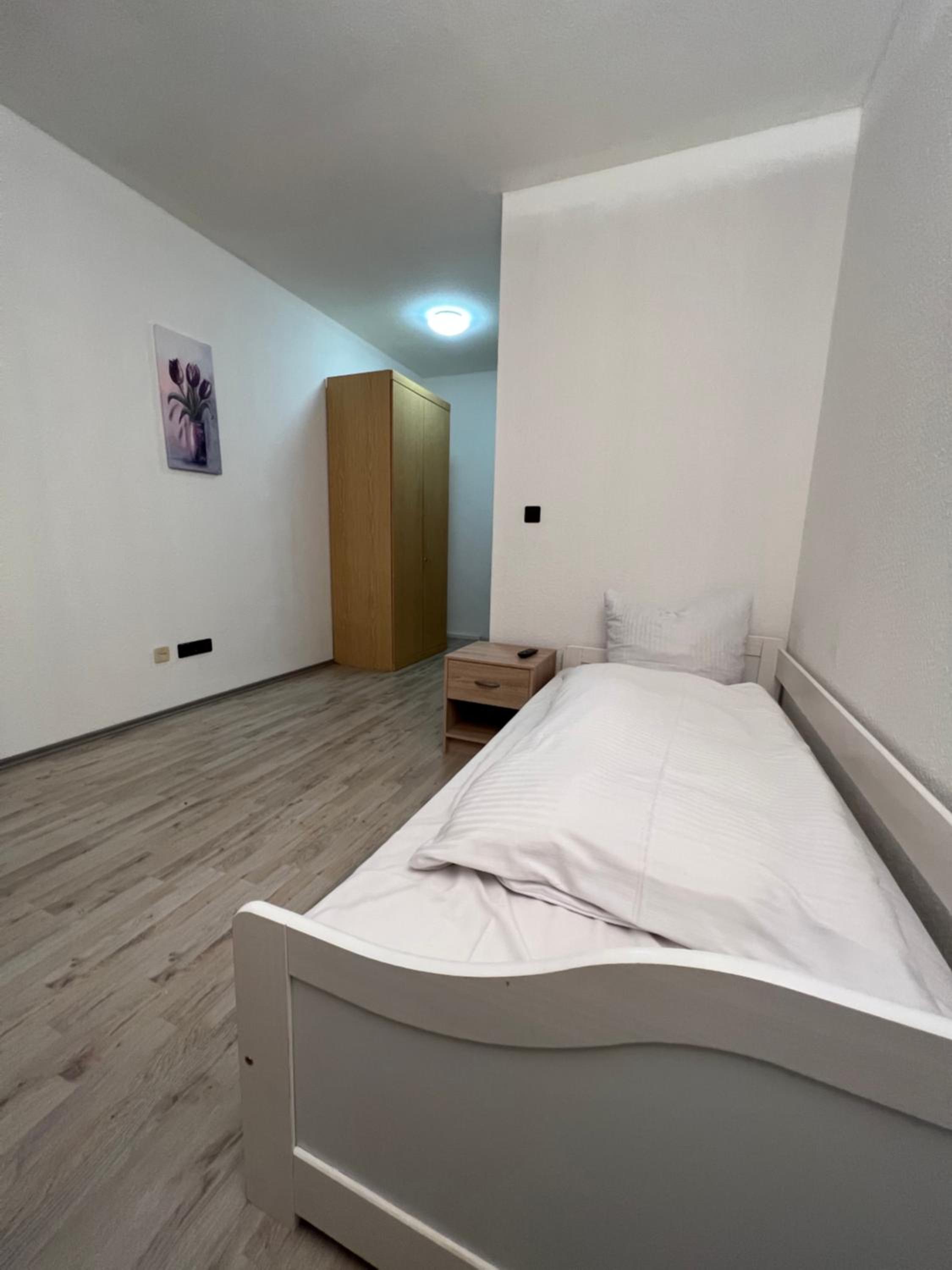 Single Room photo 3