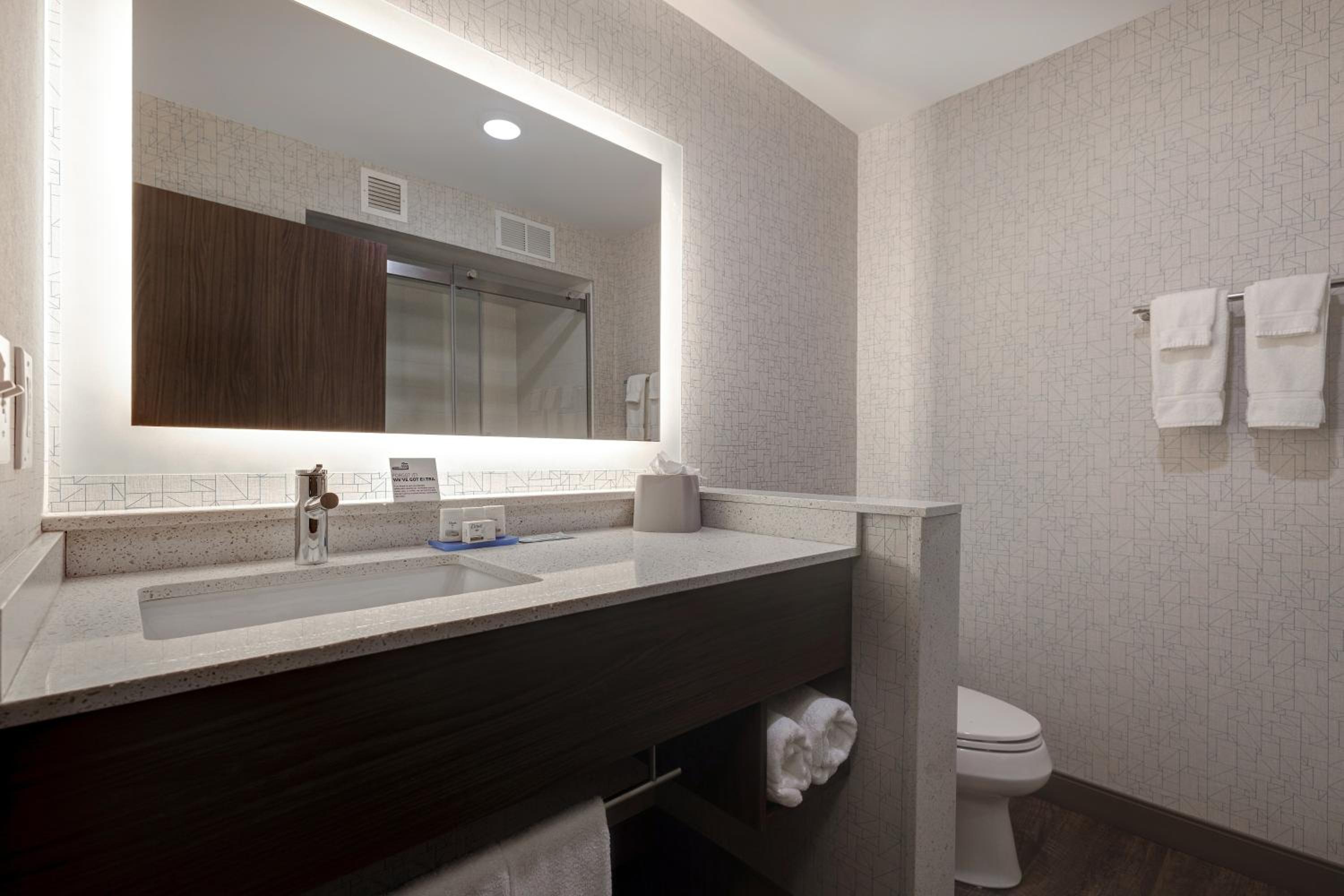 Standard King Room - Photo 3