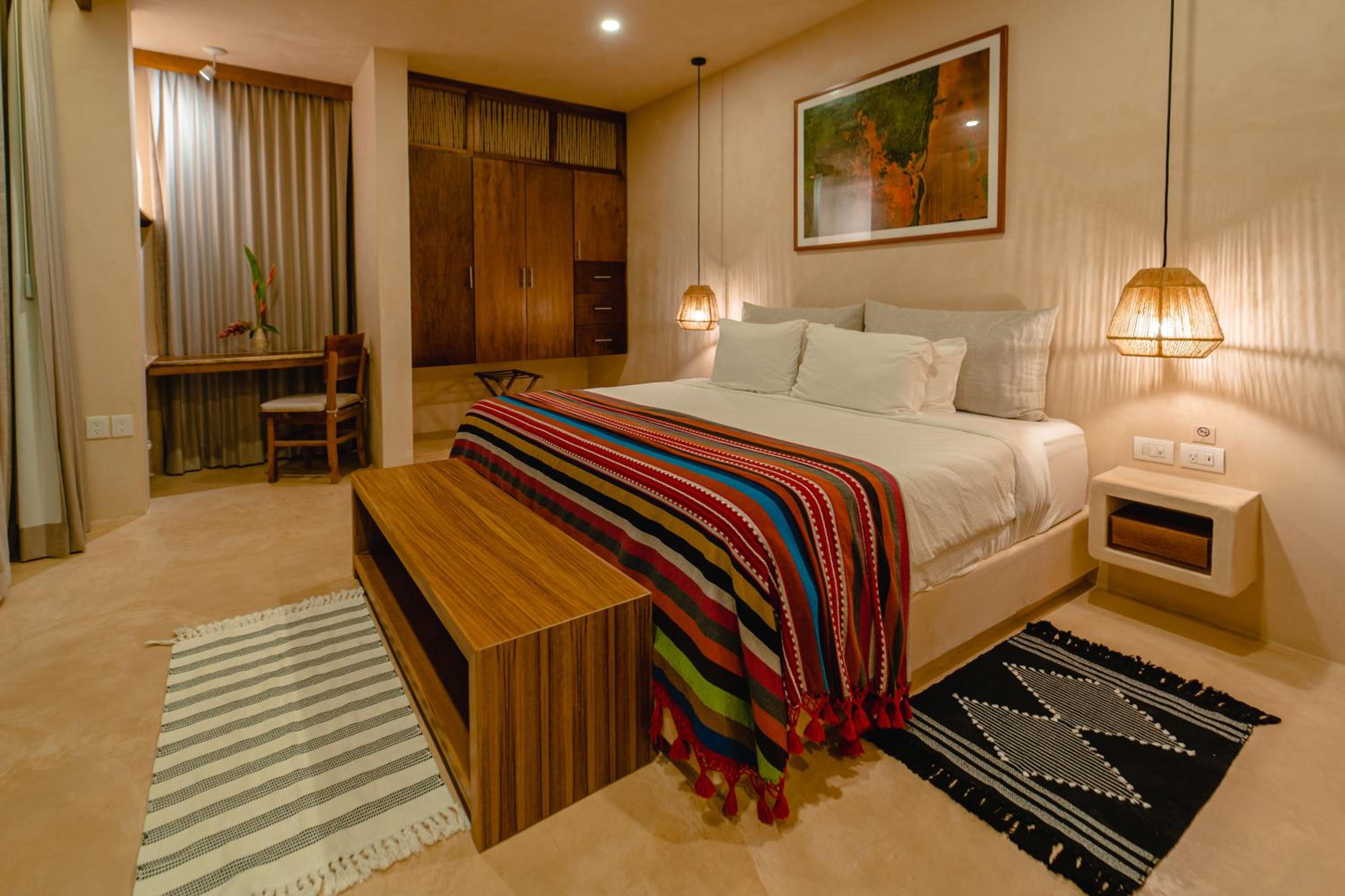 Suite - Photo 5