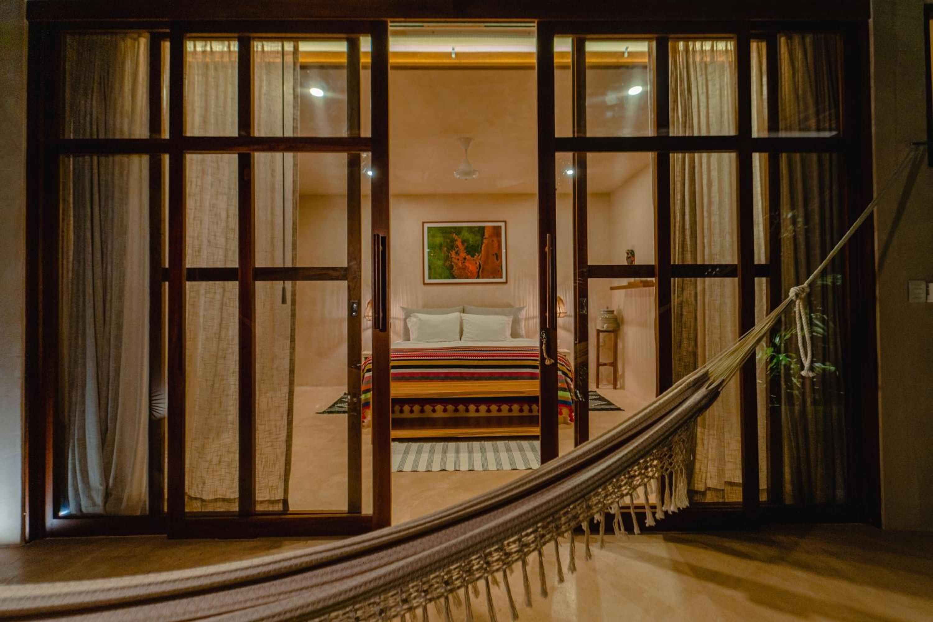 Suite - Photo 3