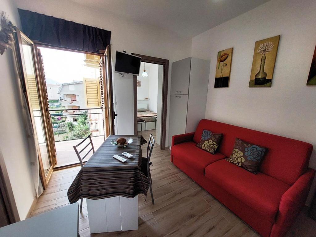 One-Bedroom Apartment photo 3