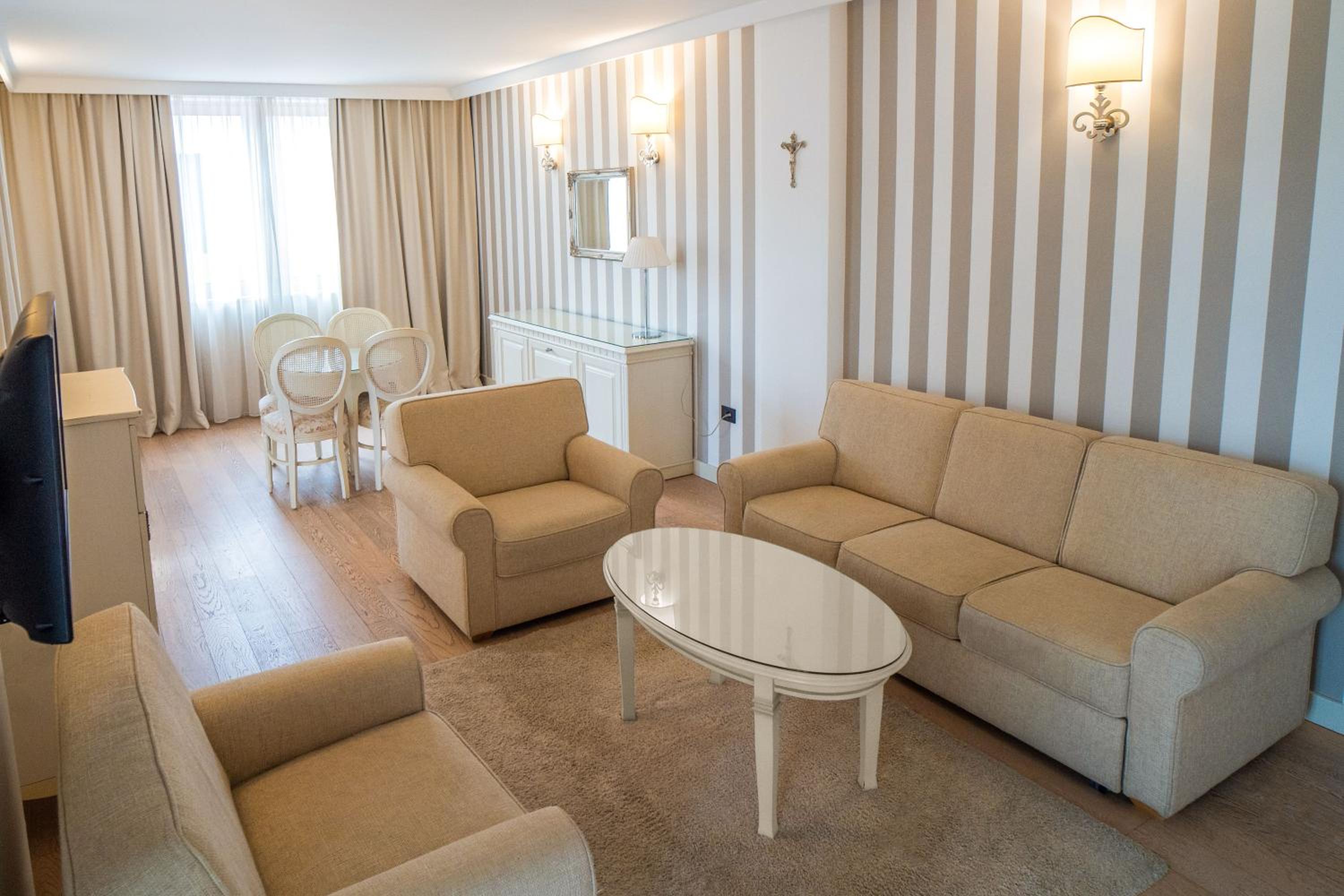 Suite with Terrace photo 3