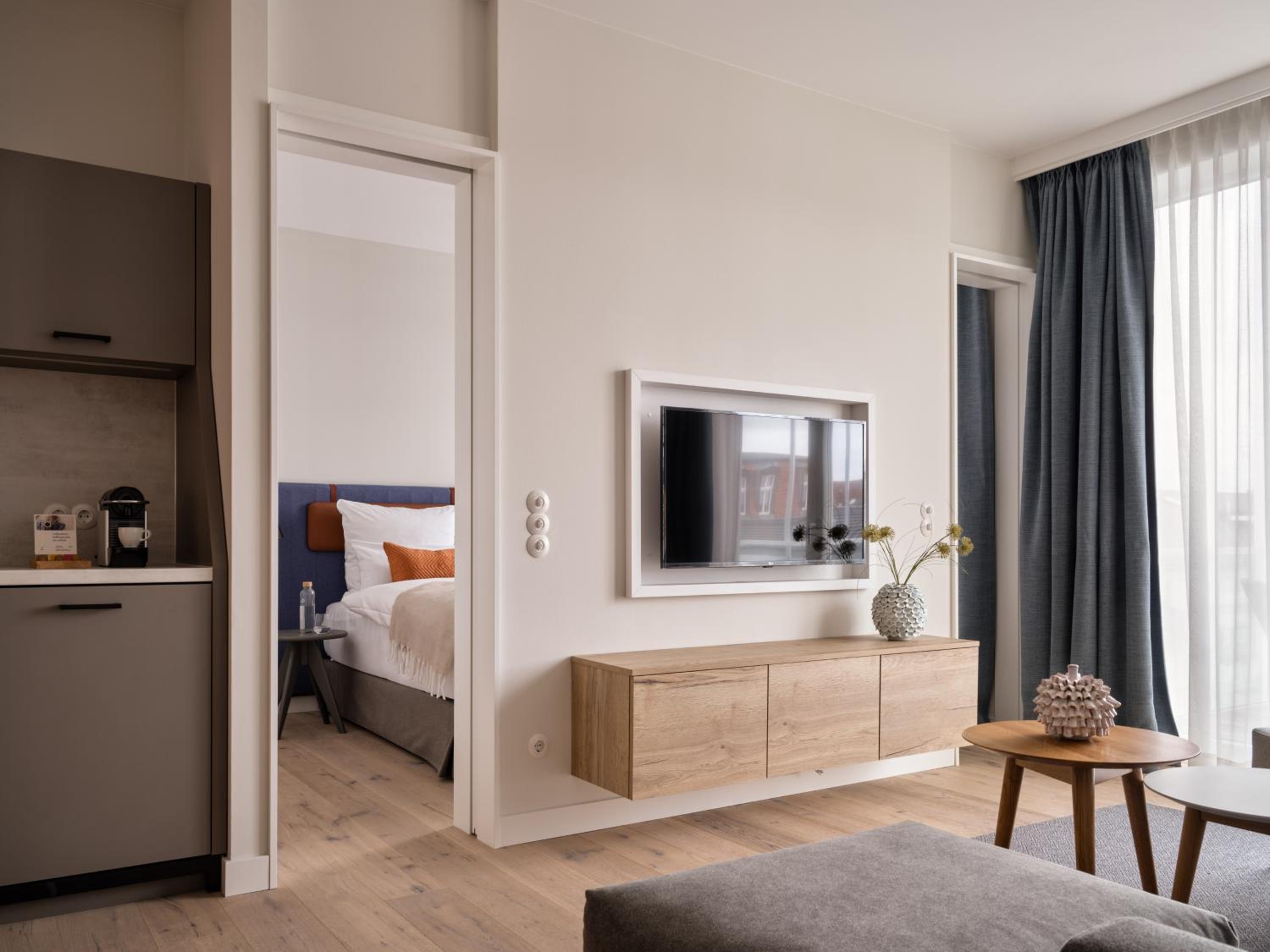 One-Bedroom Apartment with Side Sea View thumbnail 6