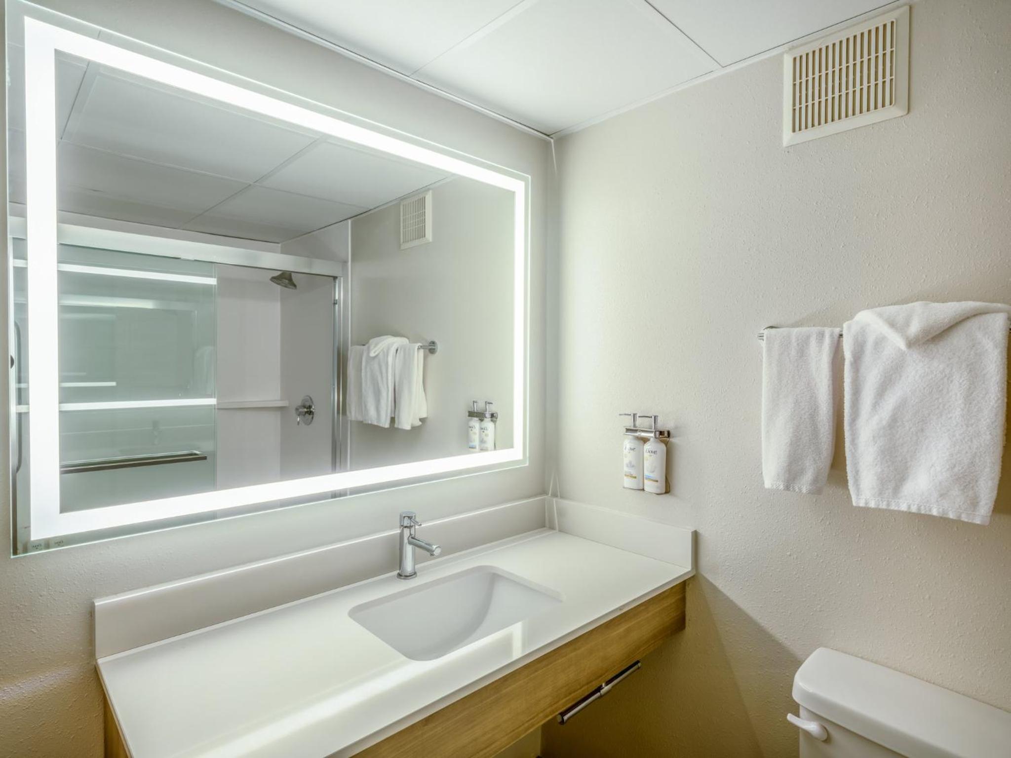 Standard King Room - Photo 2