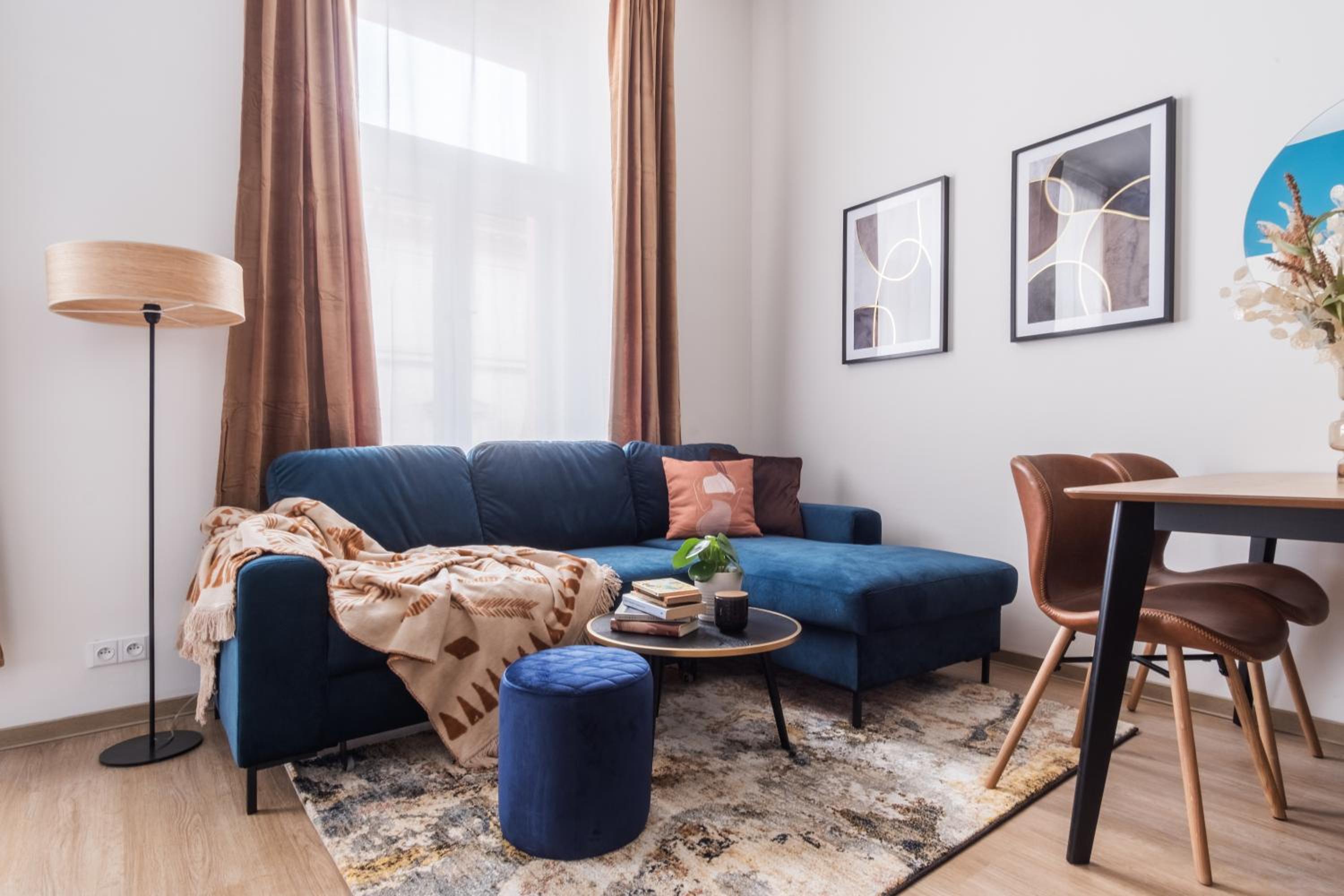 King Studio with Sofa Bed