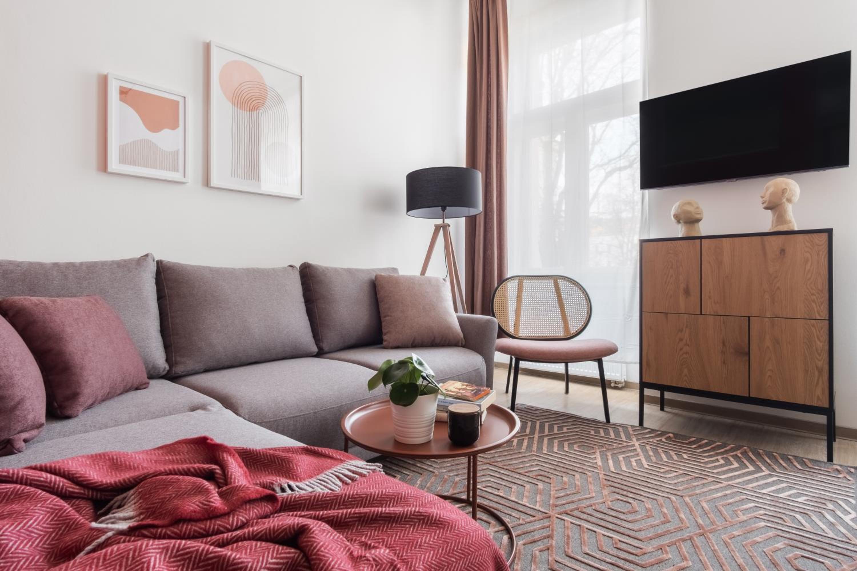 King Studio with Sofa Bed