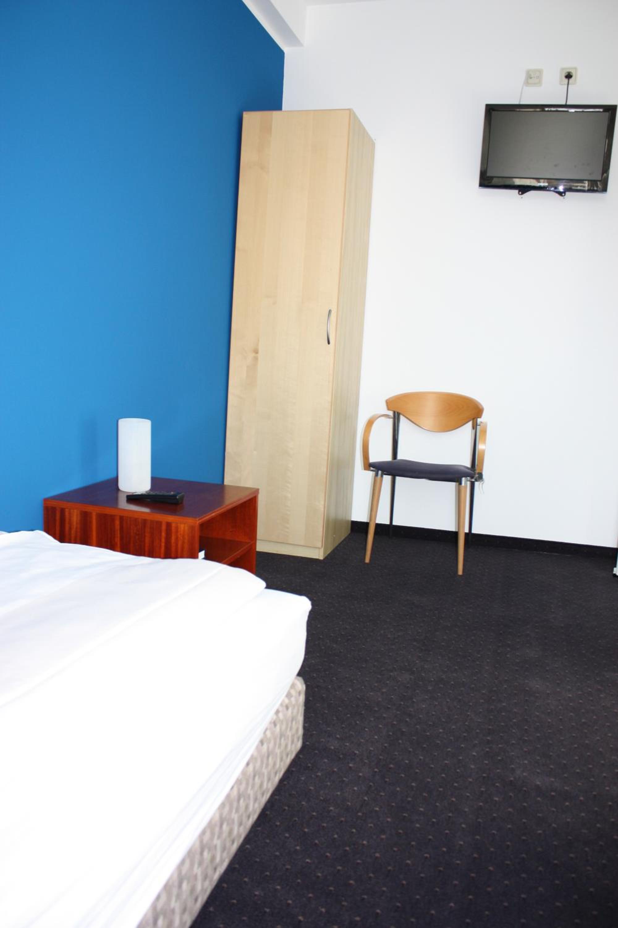 Twin Room with Shared Bathroom