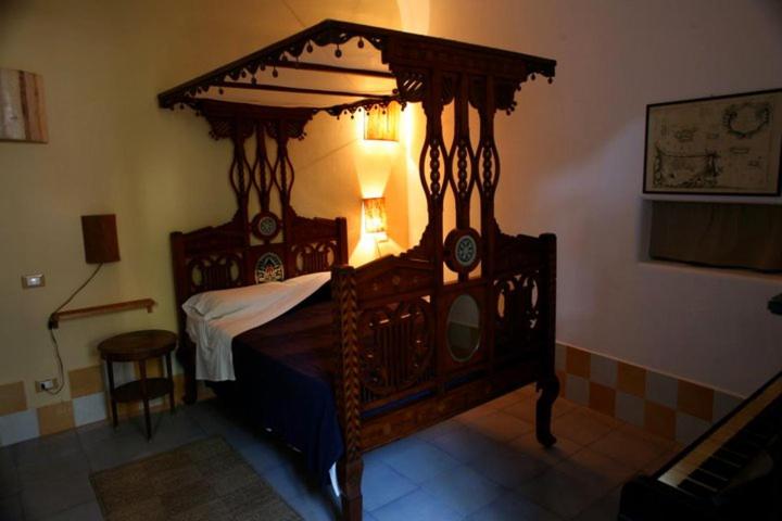 Large Double Room - Photo 1
