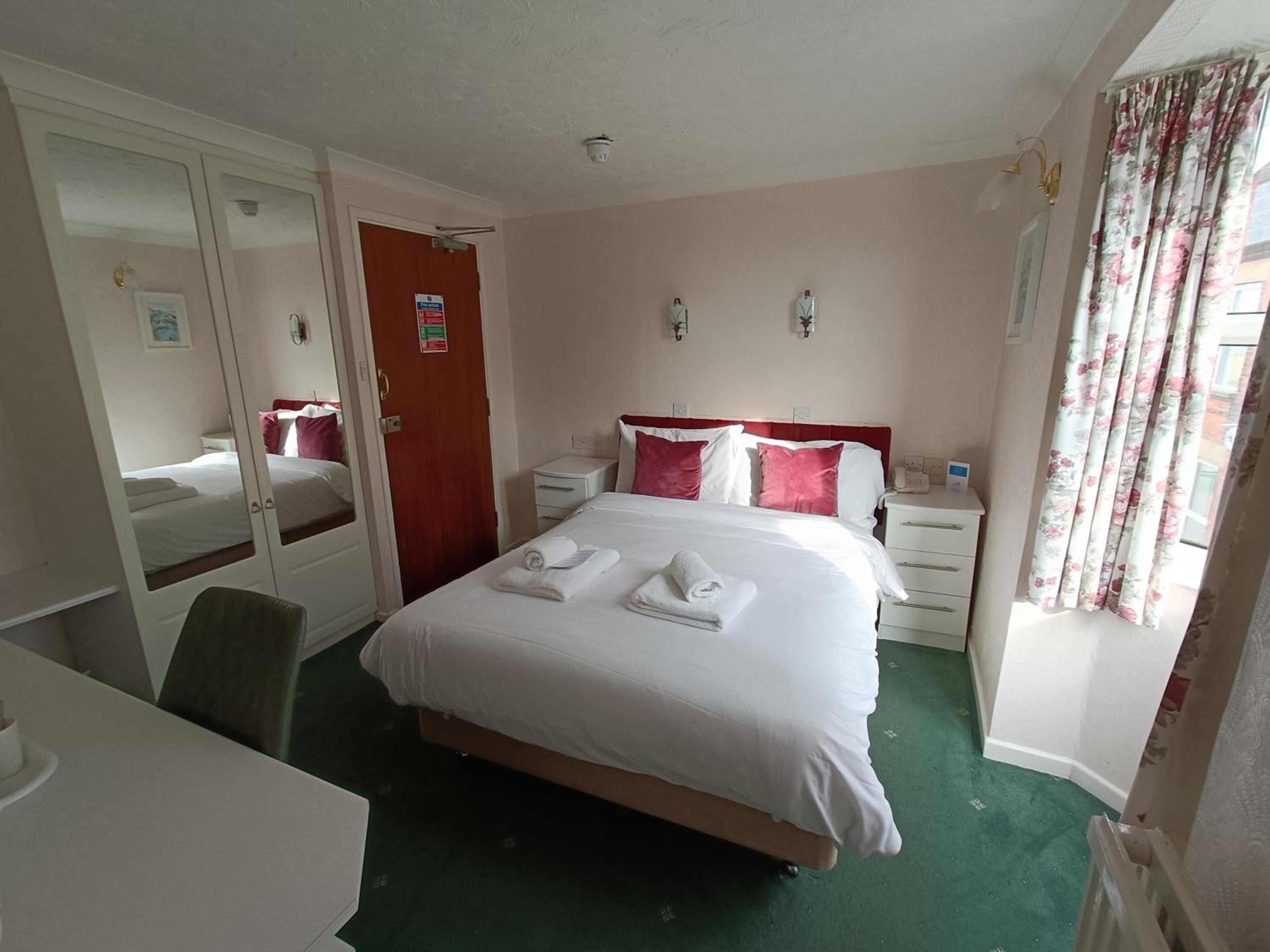 Double Room - Photo 2