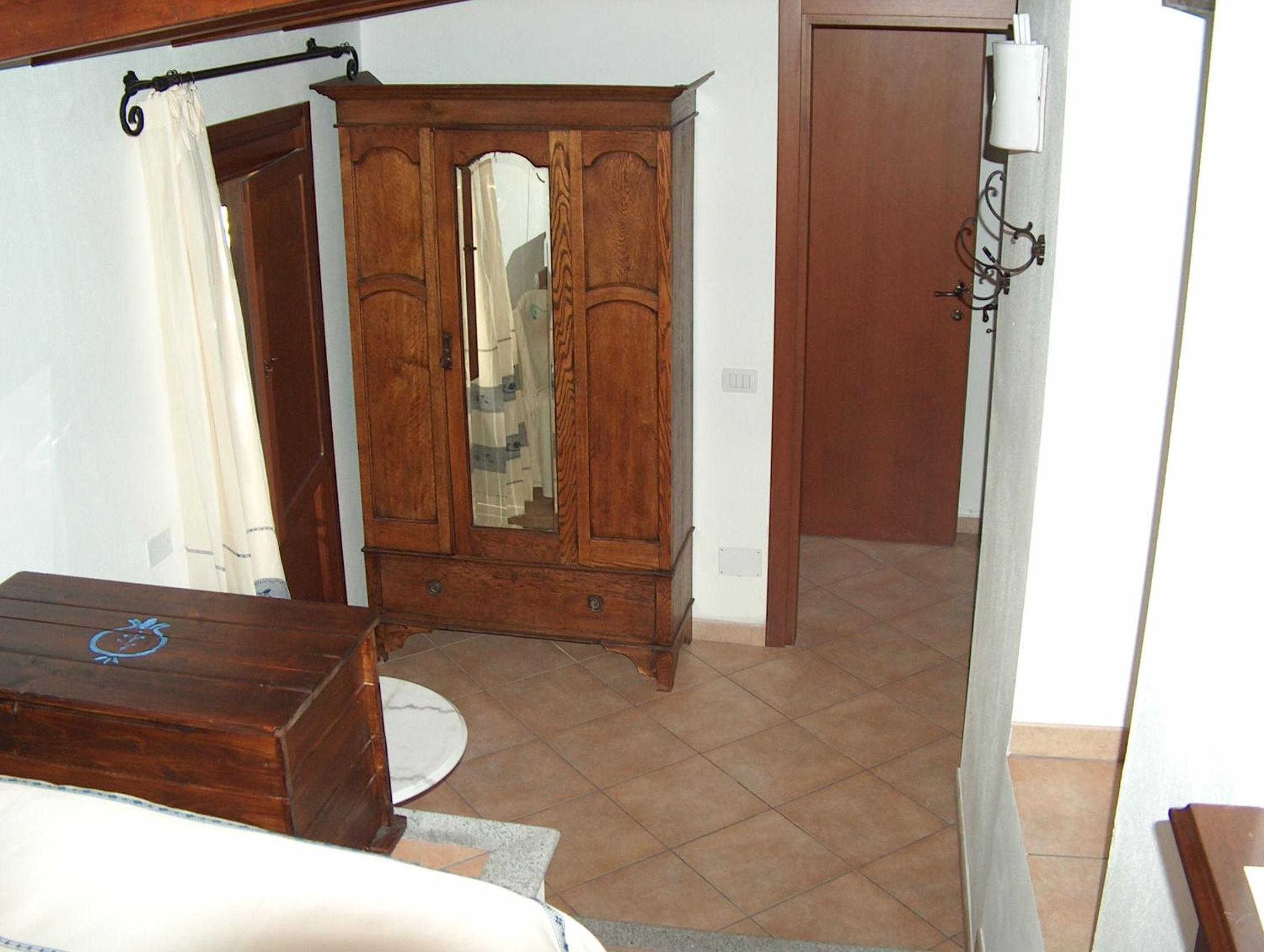 Double Room - Photo 3