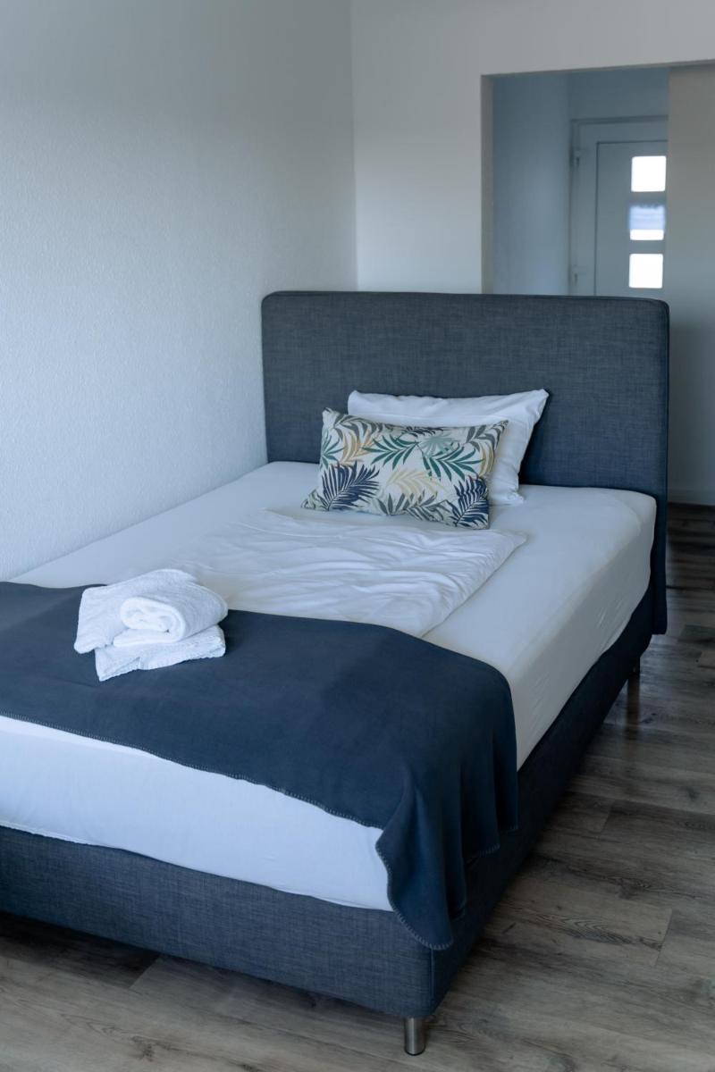 Single Room with Bathroom photo 1