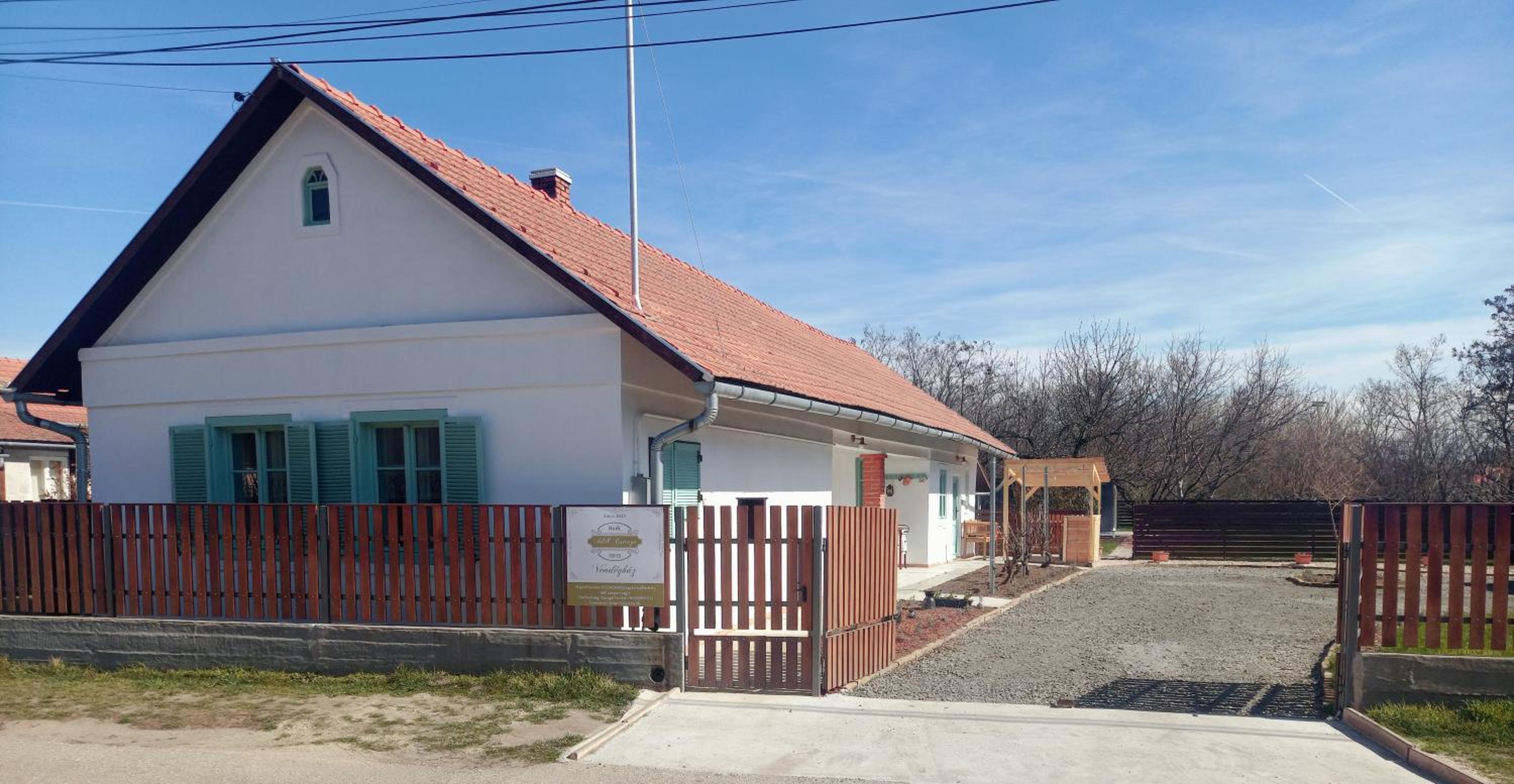 Villa photo 2