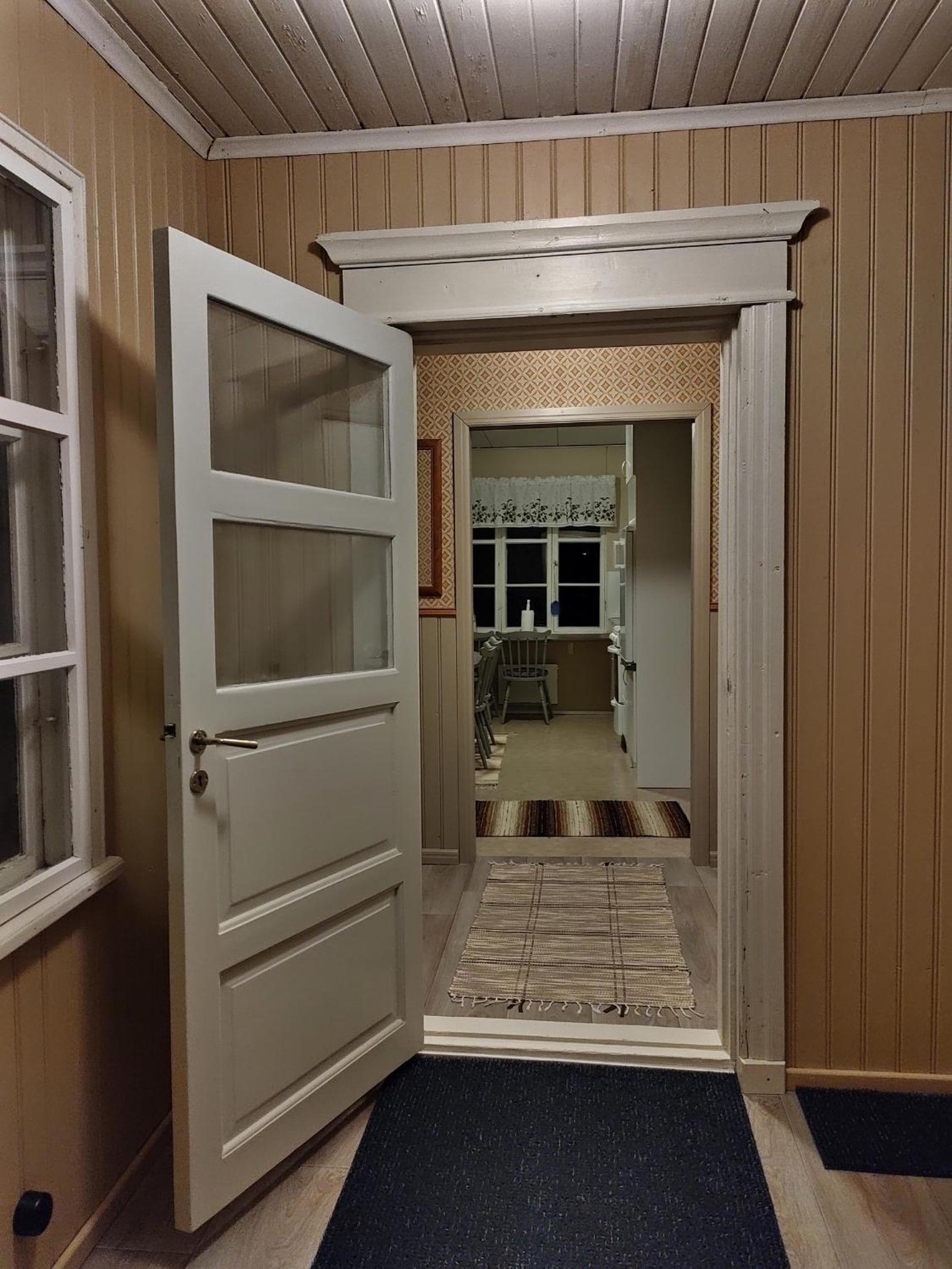 Two-Bedroom House - Photo 1