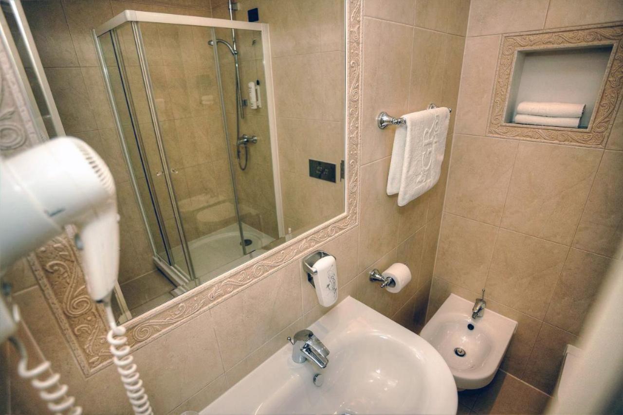 Standard Double/Twin Room photo 3