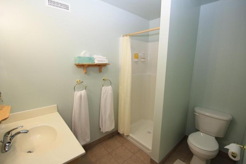 Queen Room photo 2