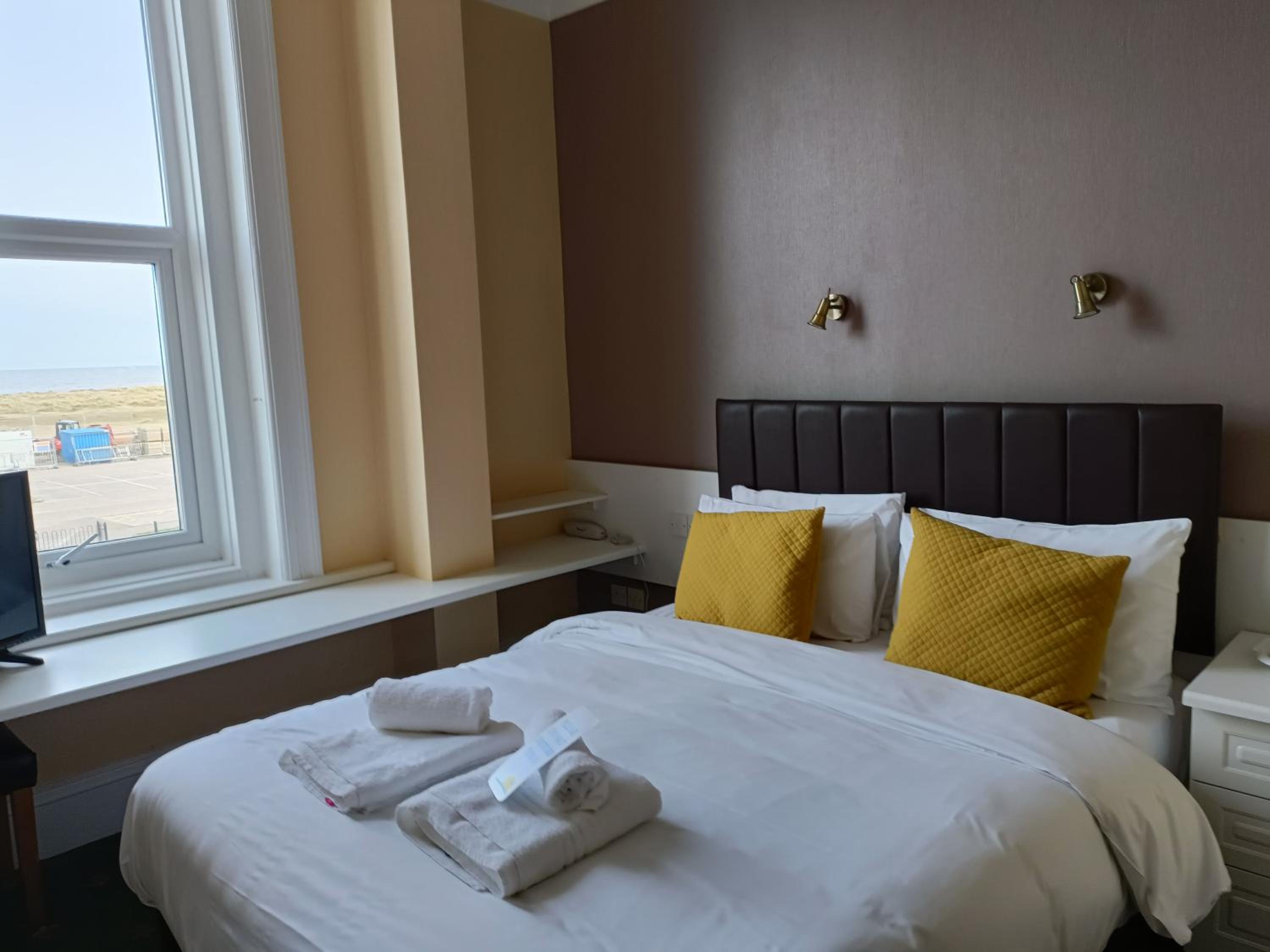 Double Room with Sea View - Photo 3