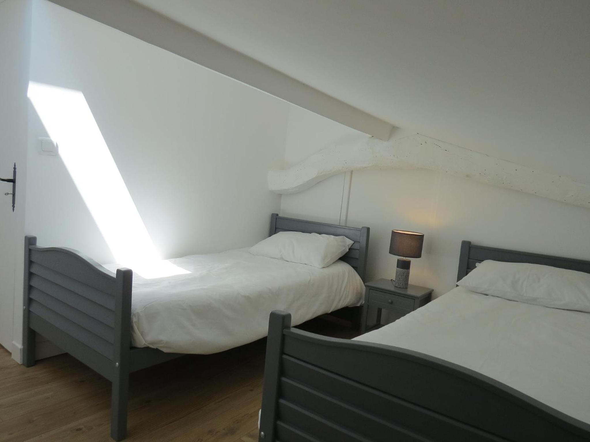 Two-Bedroom Bungalow - Photo 2