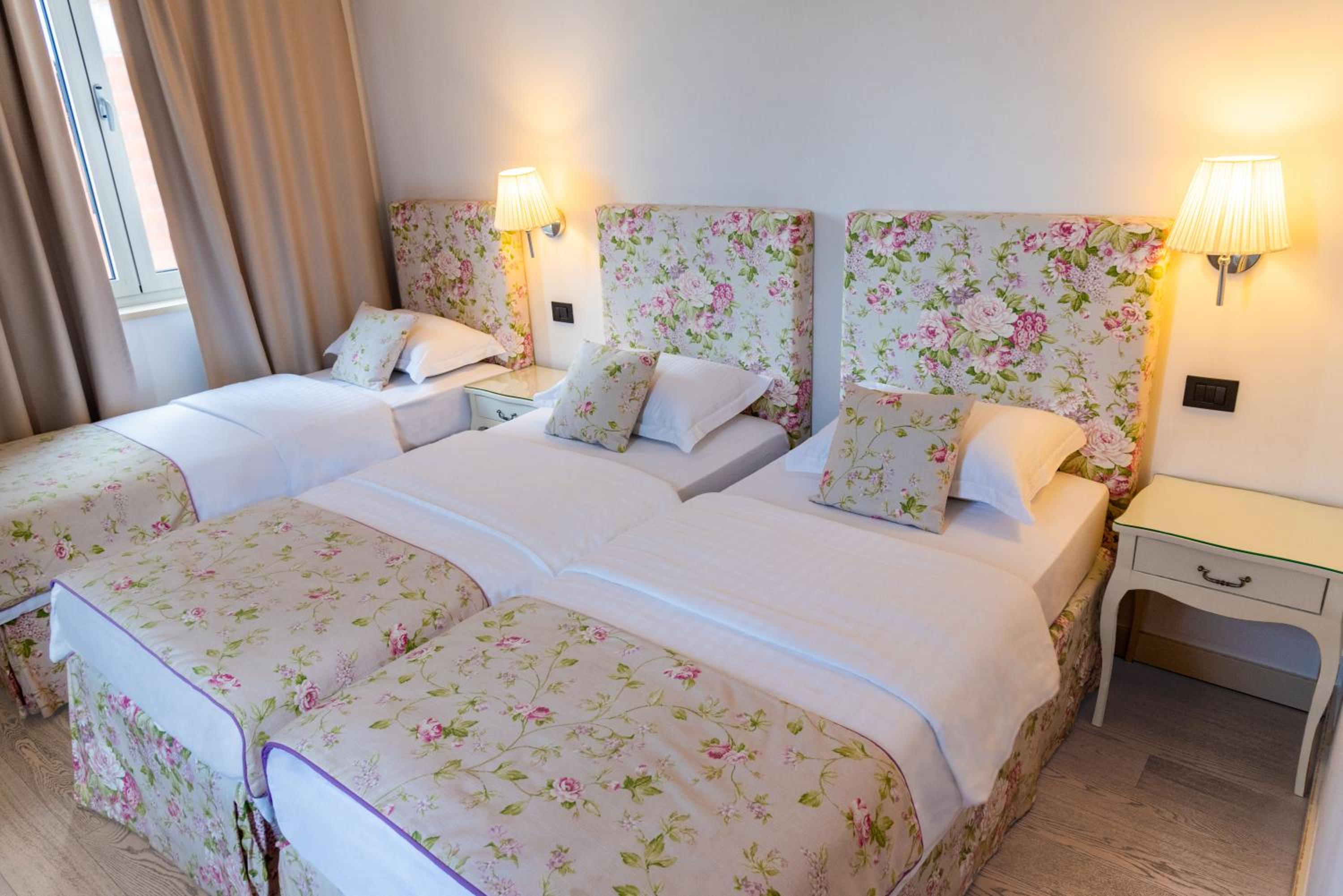 Standard Triple Room photo 3