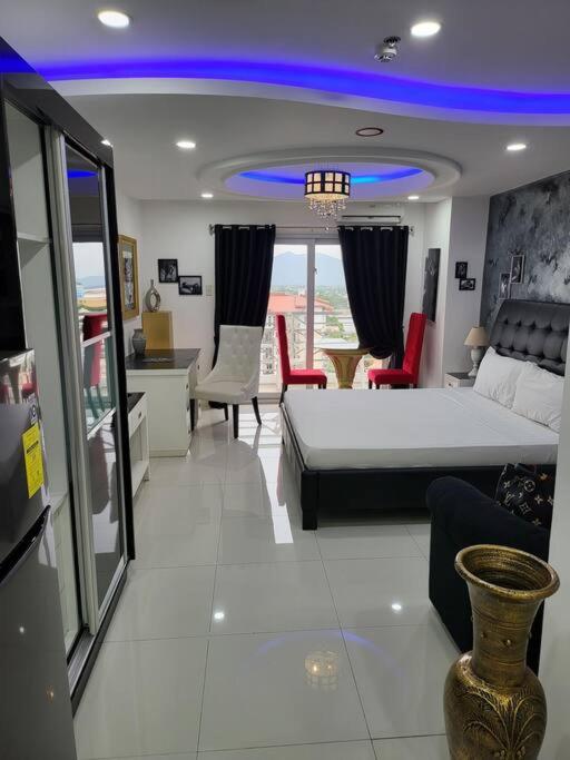 Studio Apartment photo 1