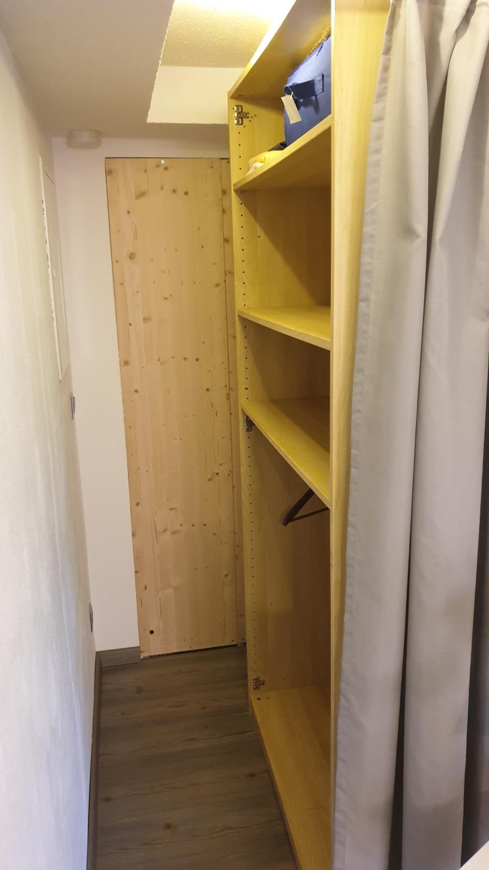 One-Bedroom Apartment photo 2