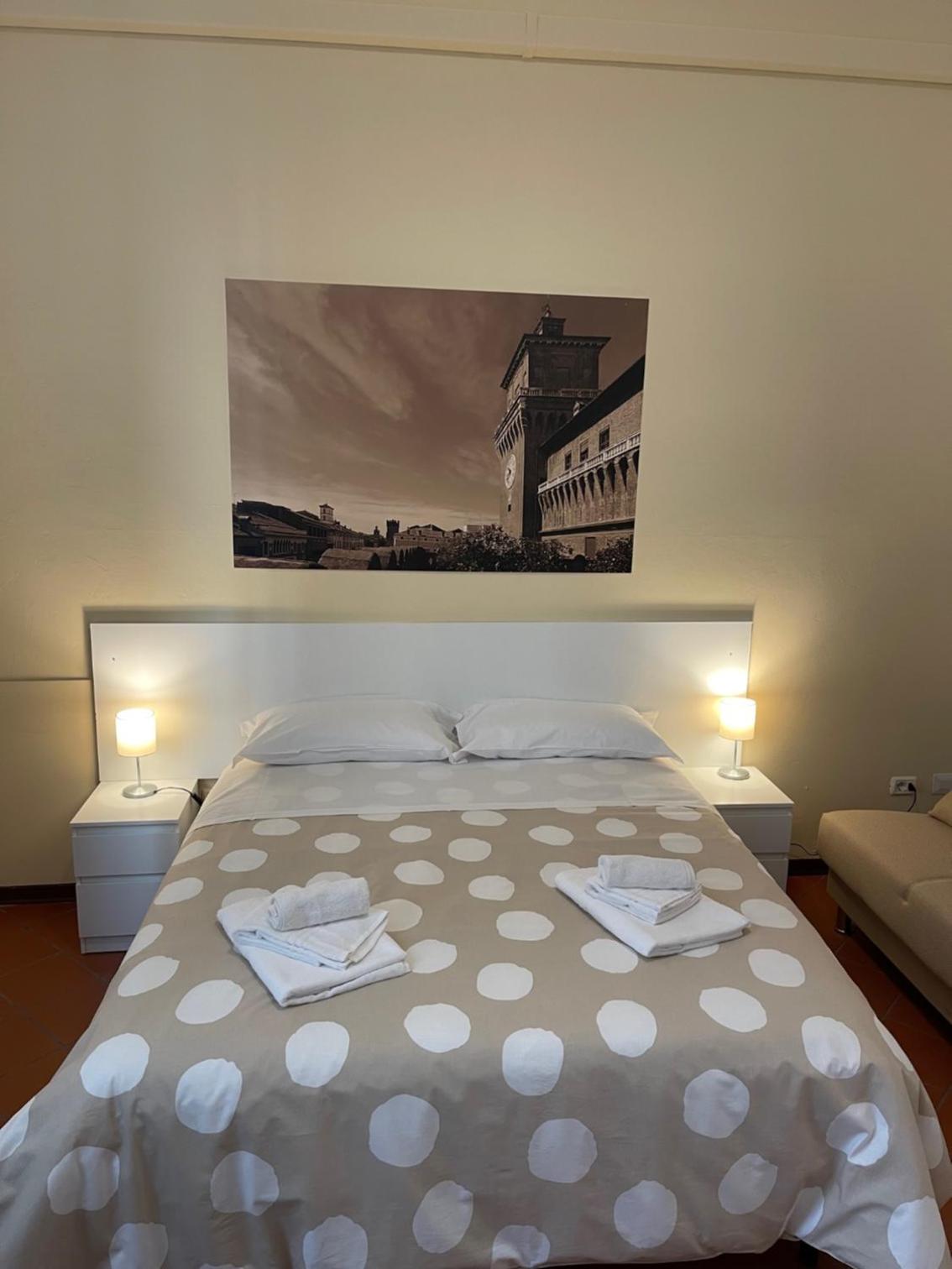 Standard Single Room with Shared Bathroom photo 3