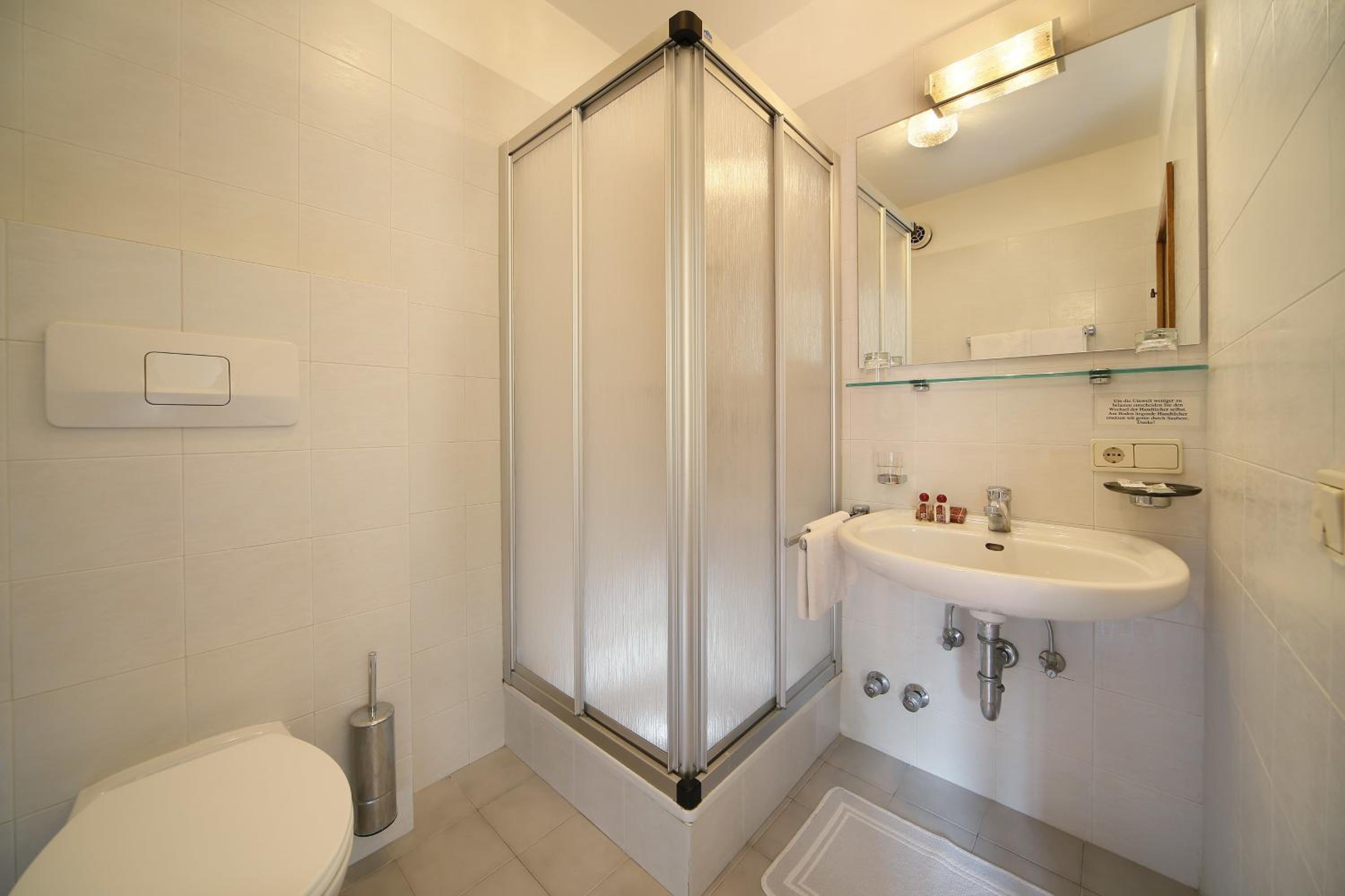 Single Room photo 3