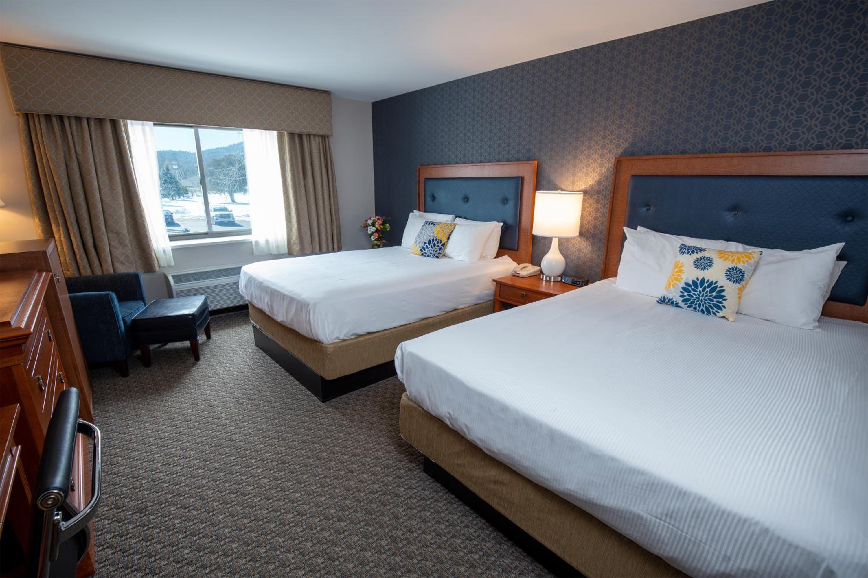 Deluxe Lake View with Two Queen Beds