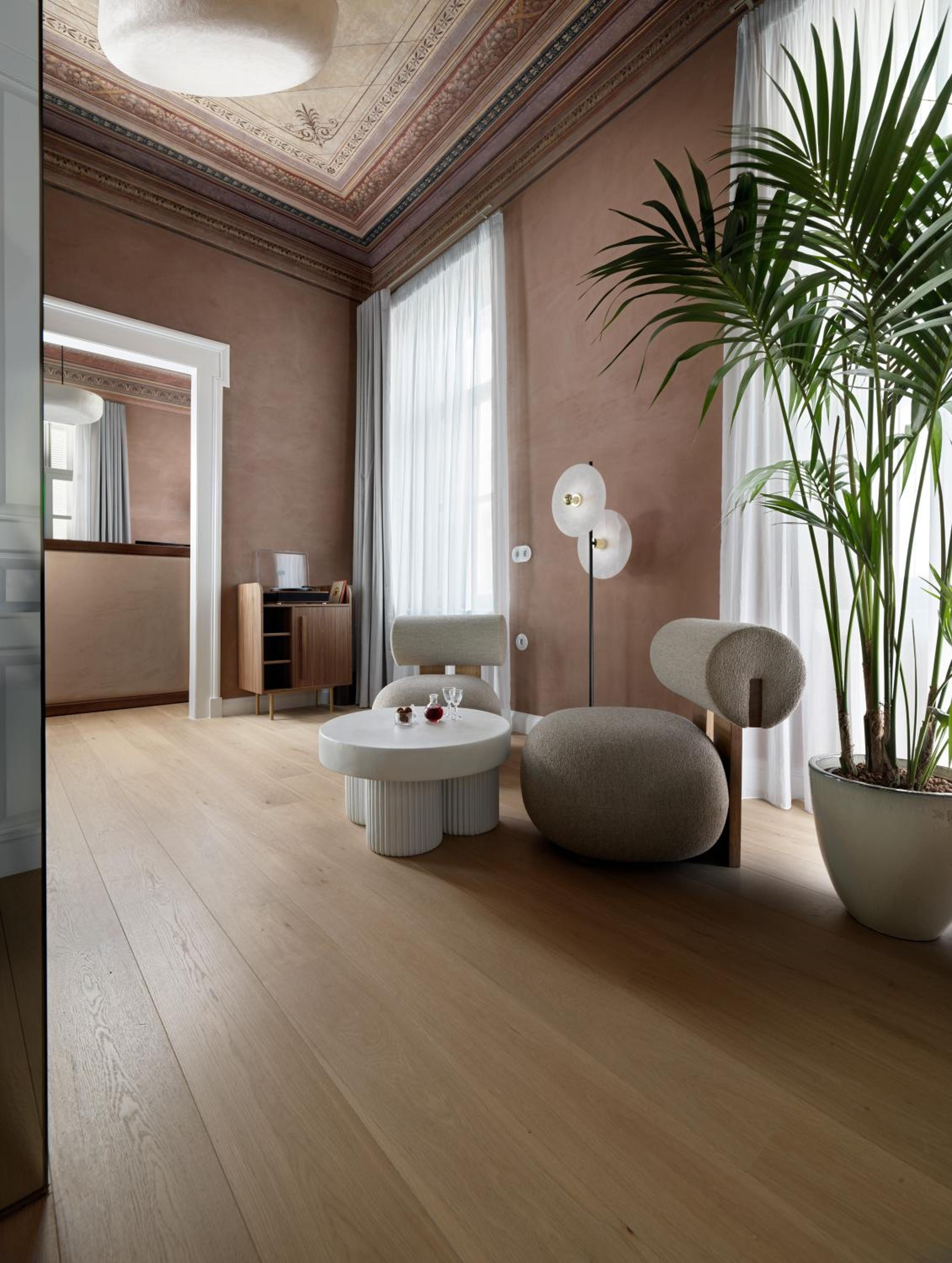 Acanthus Suite with Balcony photo 2