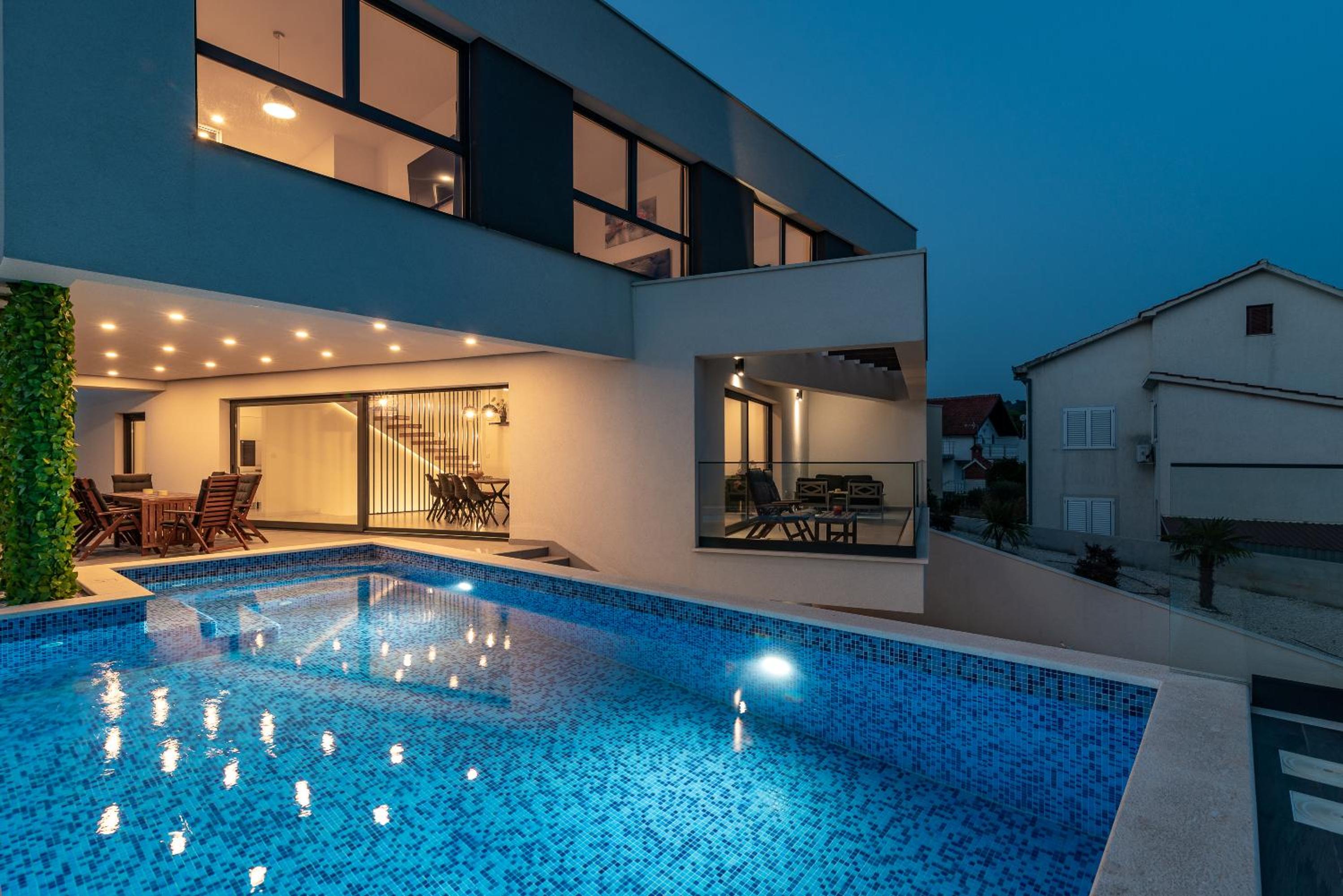 Villa photo 2