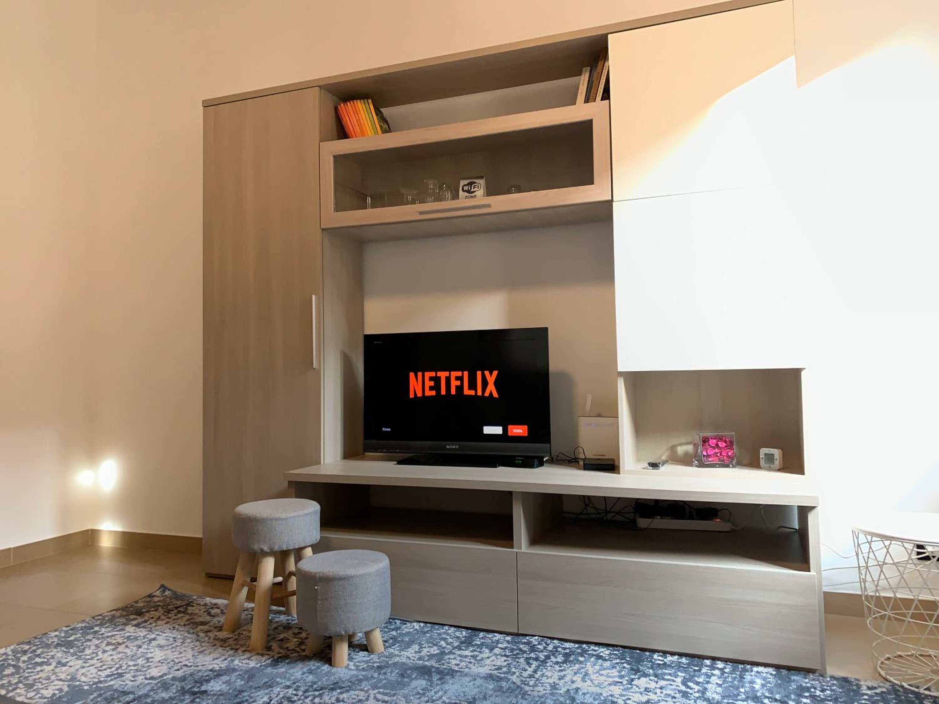 One-Bedroom Apartment photo 2