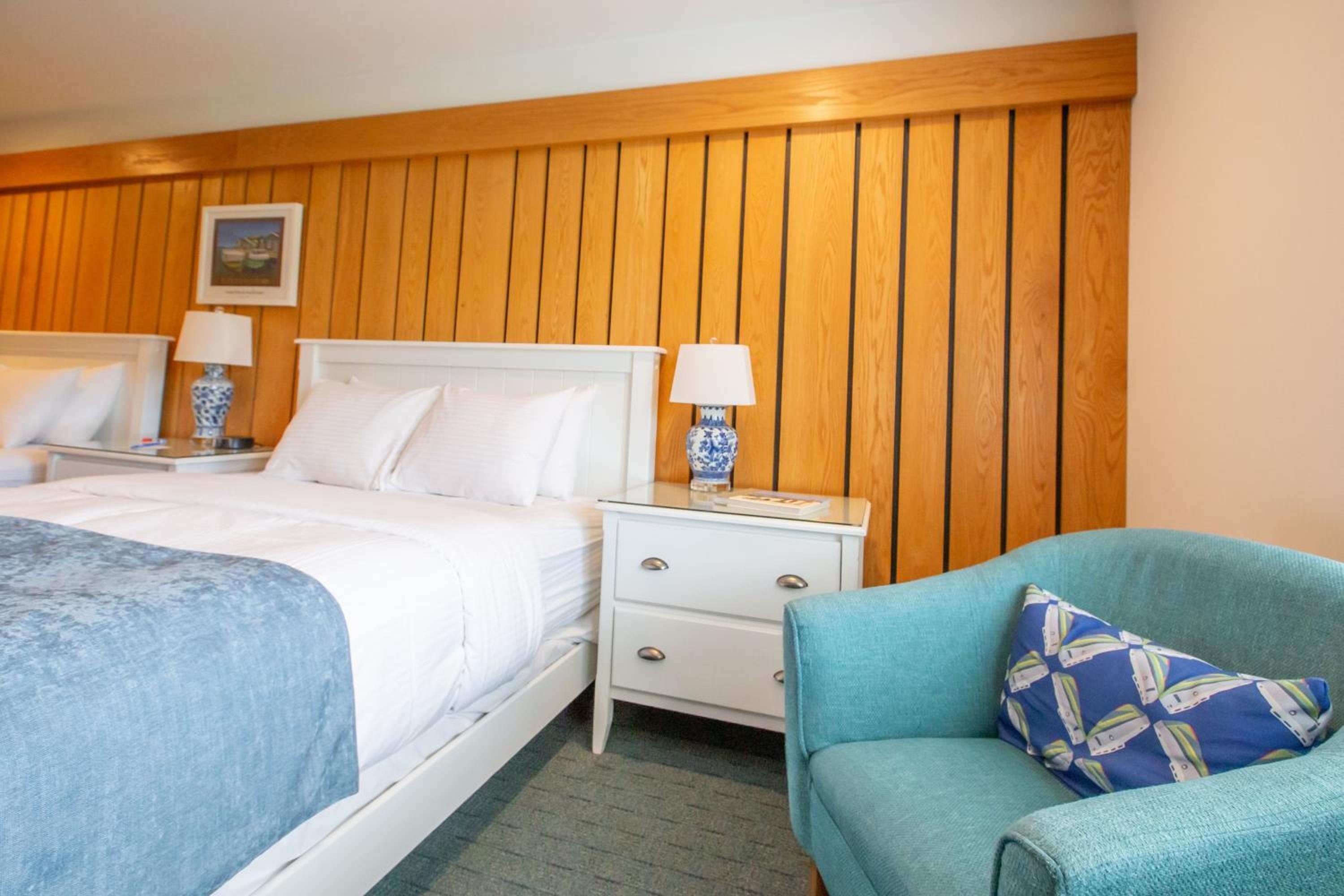 Superior Queen Room with Two Queen Beds photo 3