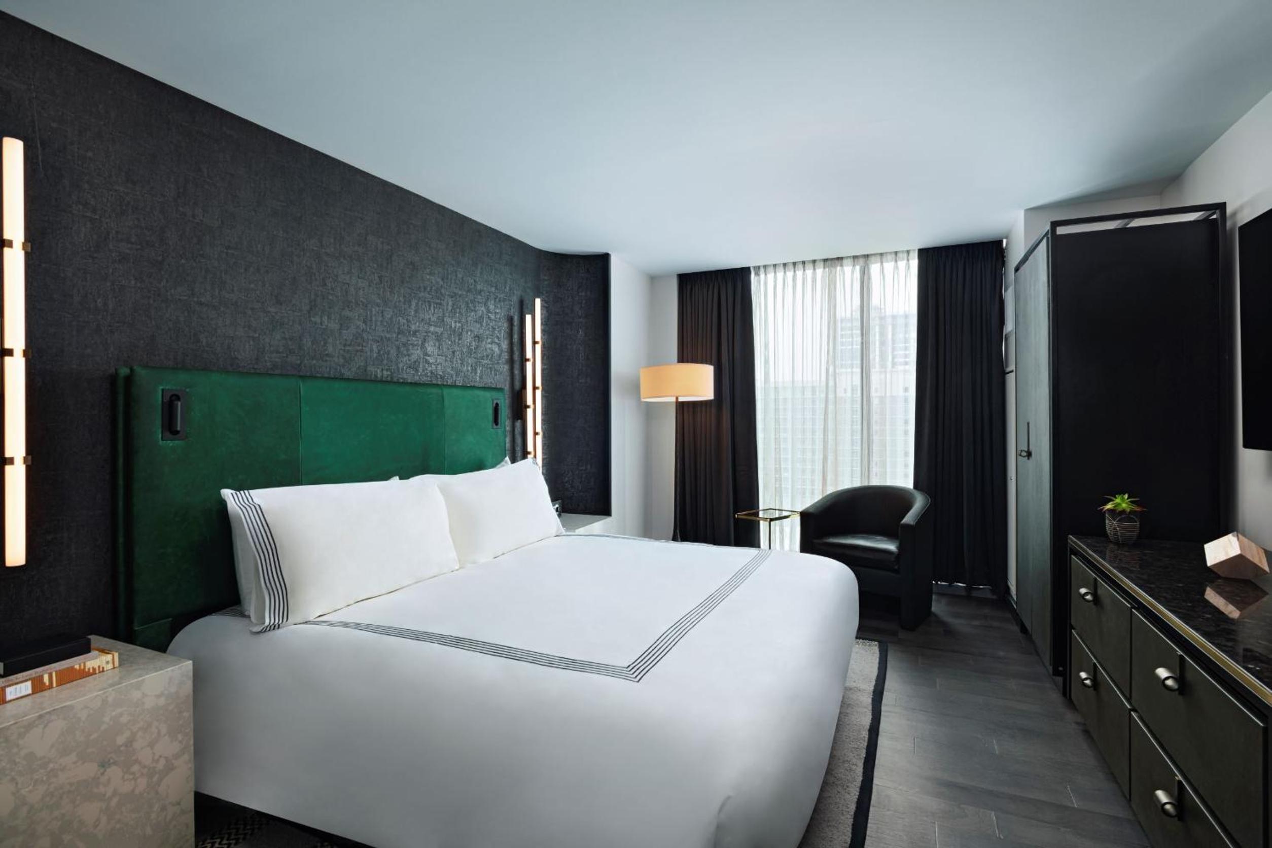 Suite - Photo 4