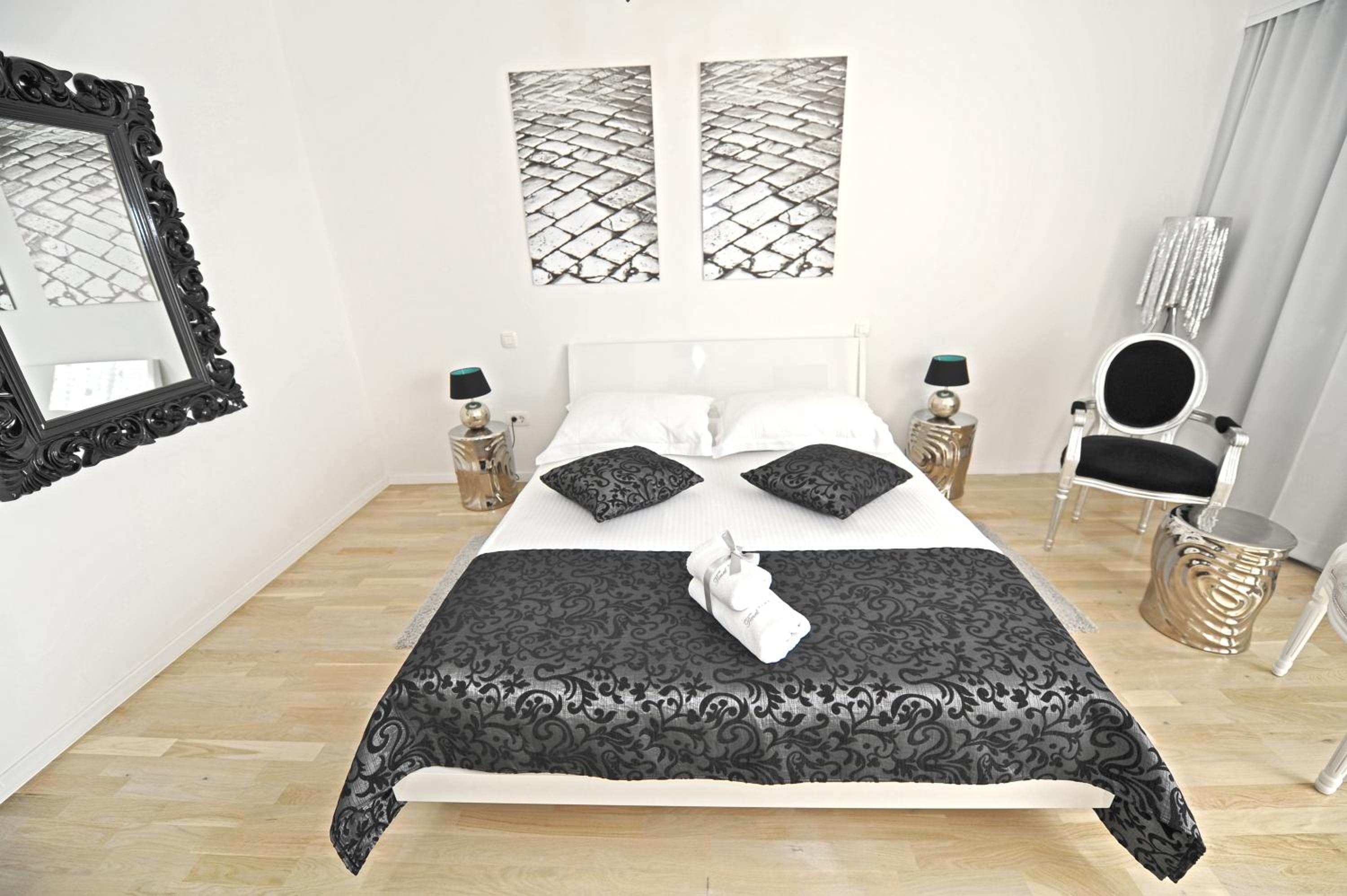Double Room with Sea View - Photo 6
