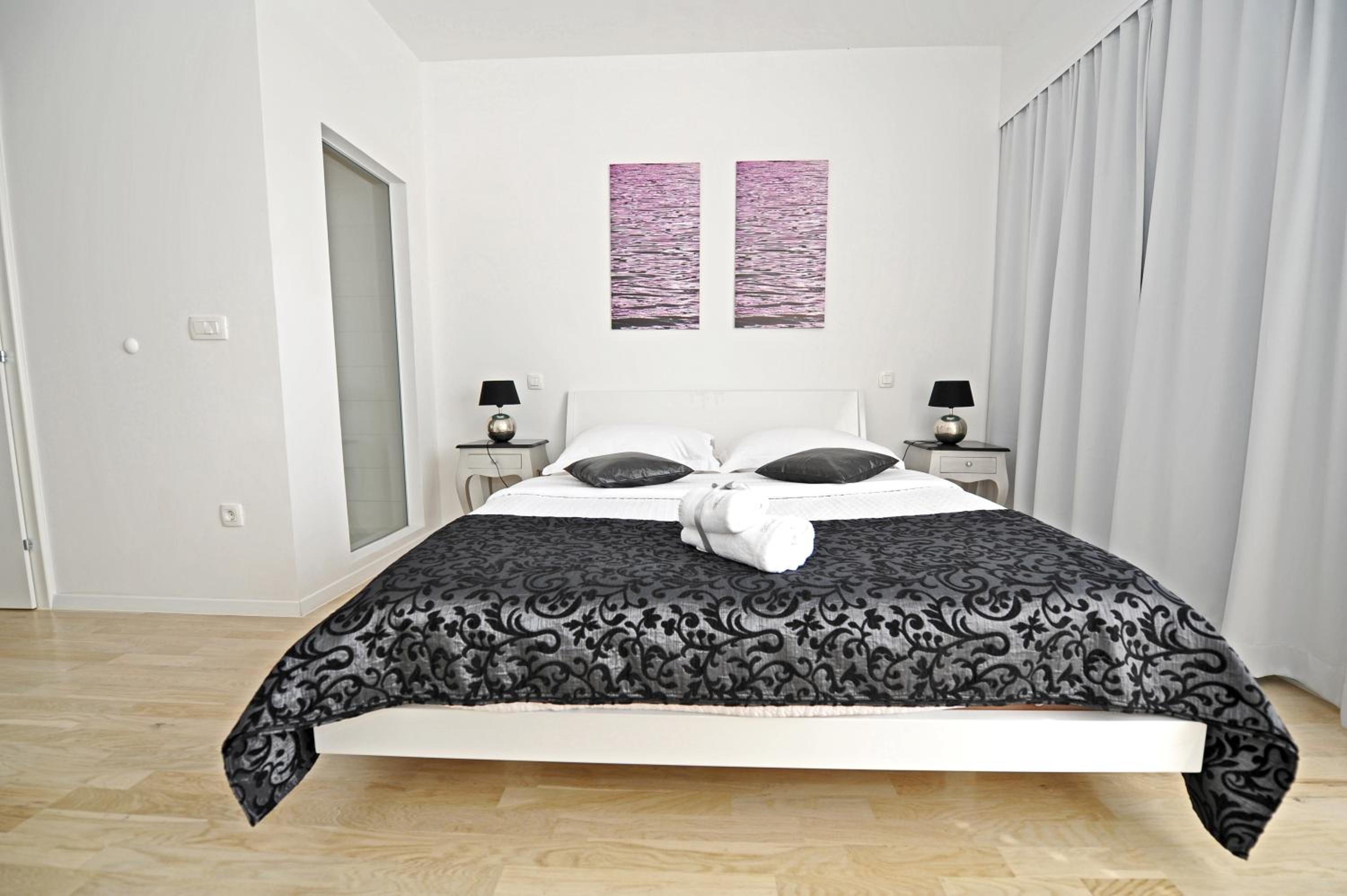 Double Room with Sea View - Photo 7