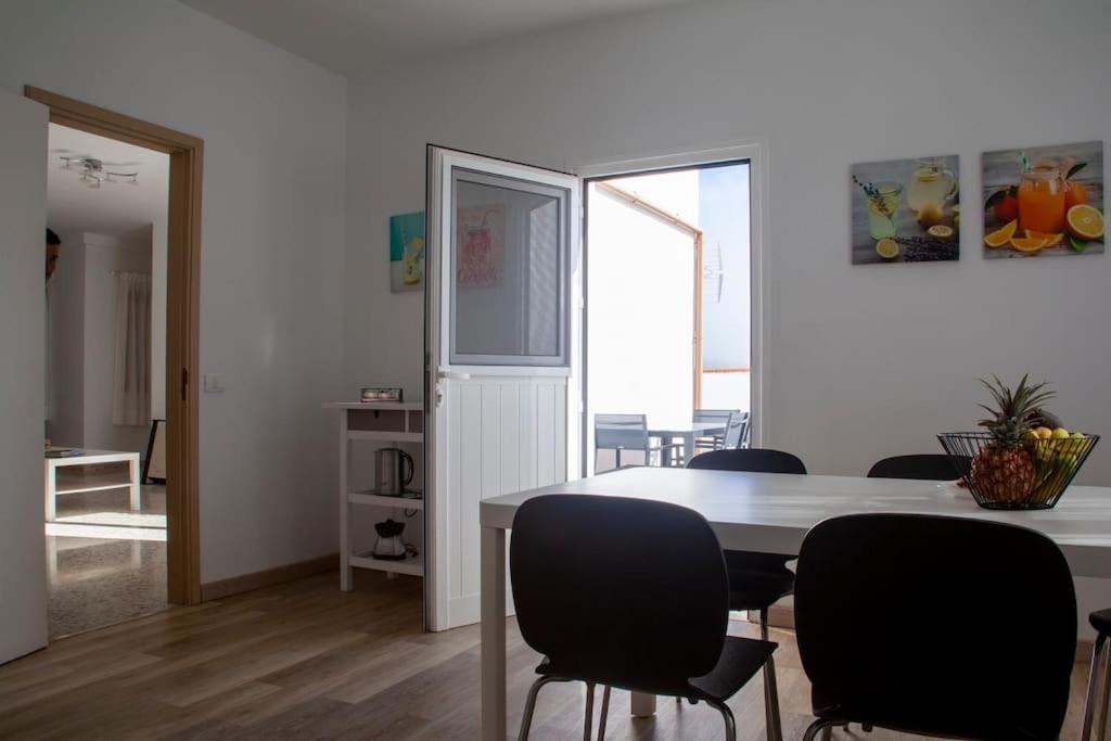 Three-Bedroom Apartment photo 2