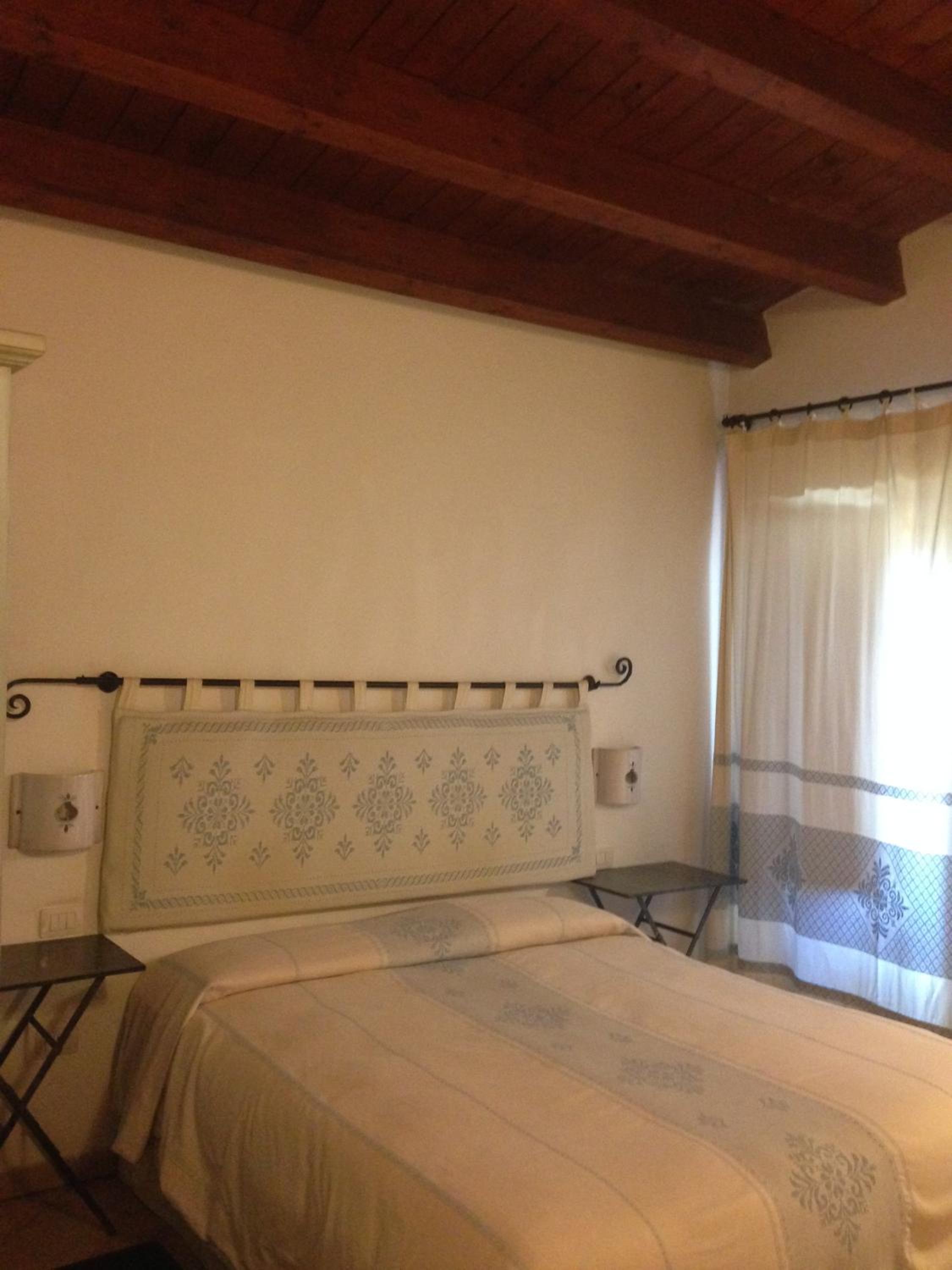 Triple Room - Photo 7