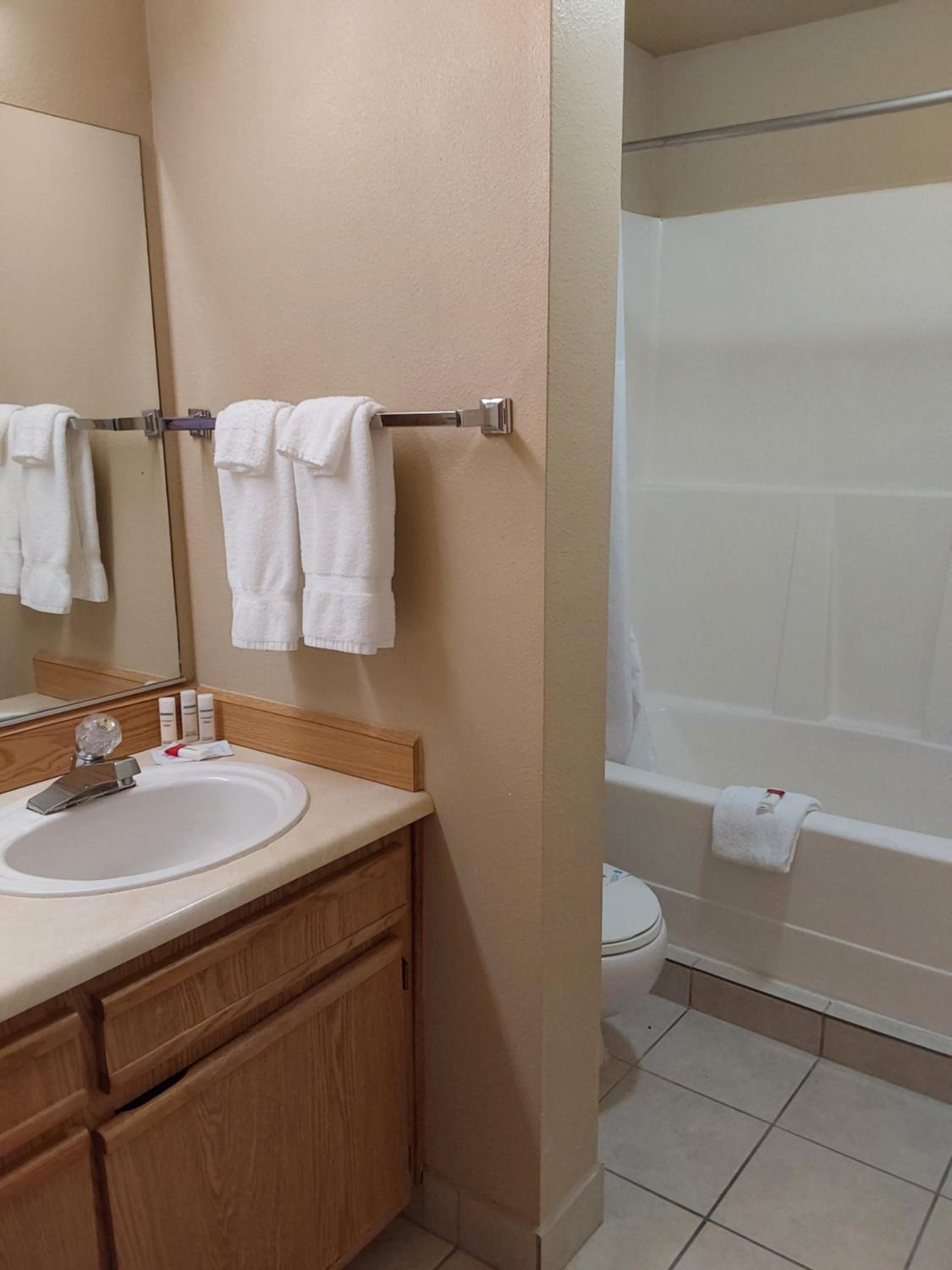 Queen Room - Photo 5