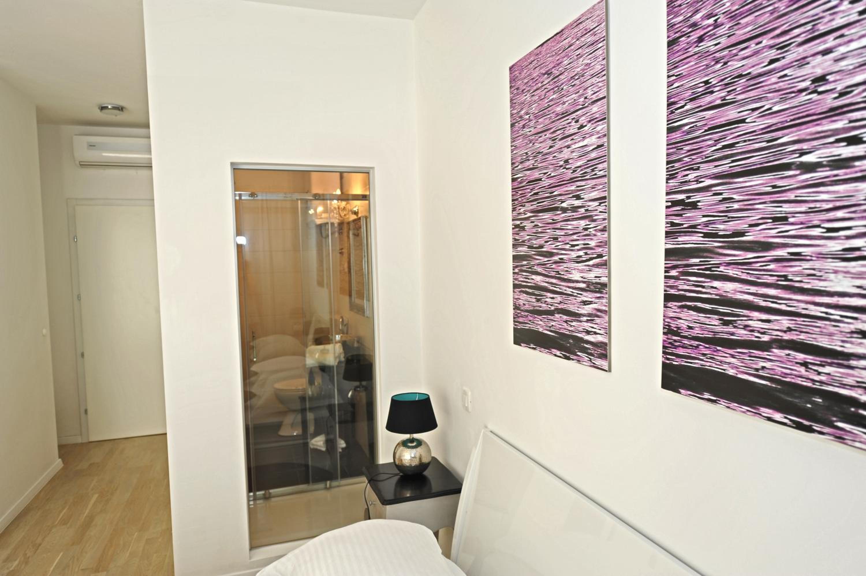 Double Room with Sea View - Photo 12
