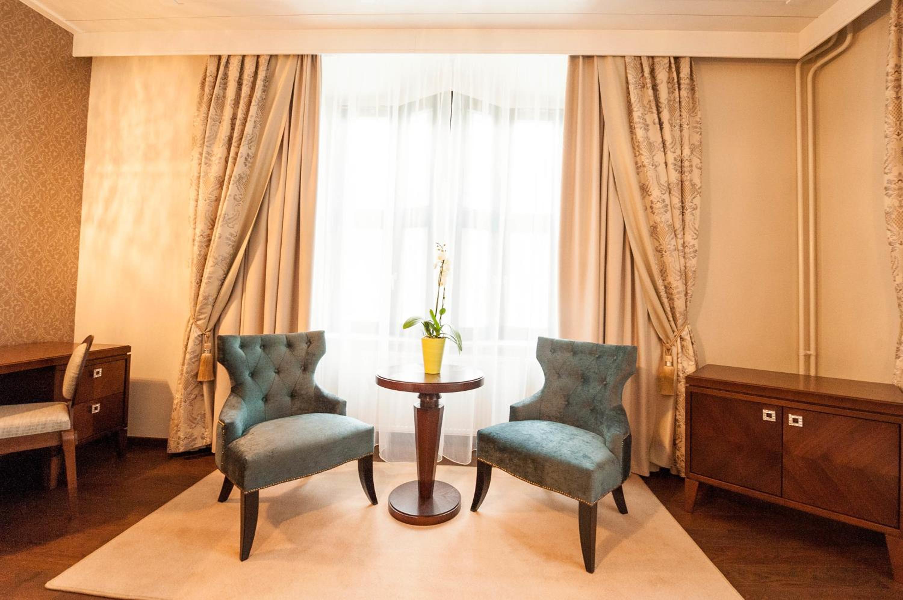 Premium Suite - Photo 4
