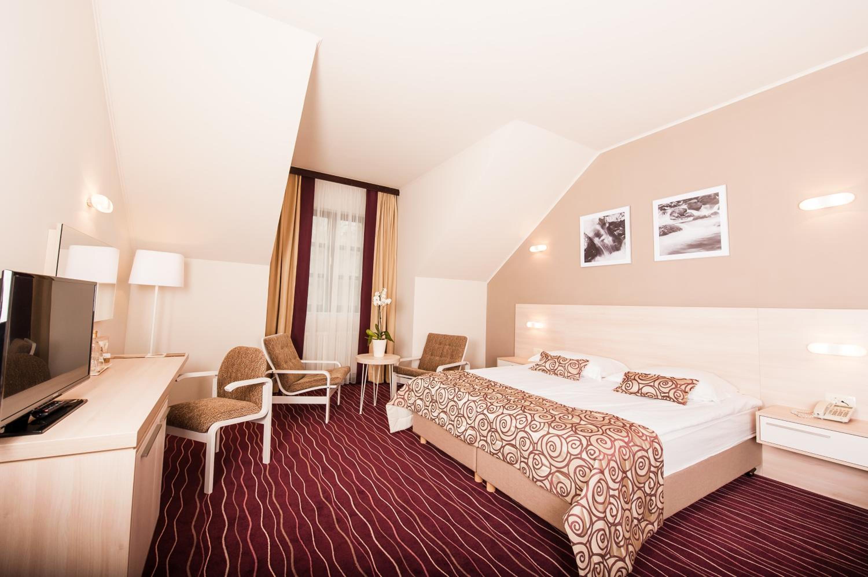 Double Room - Photo 3