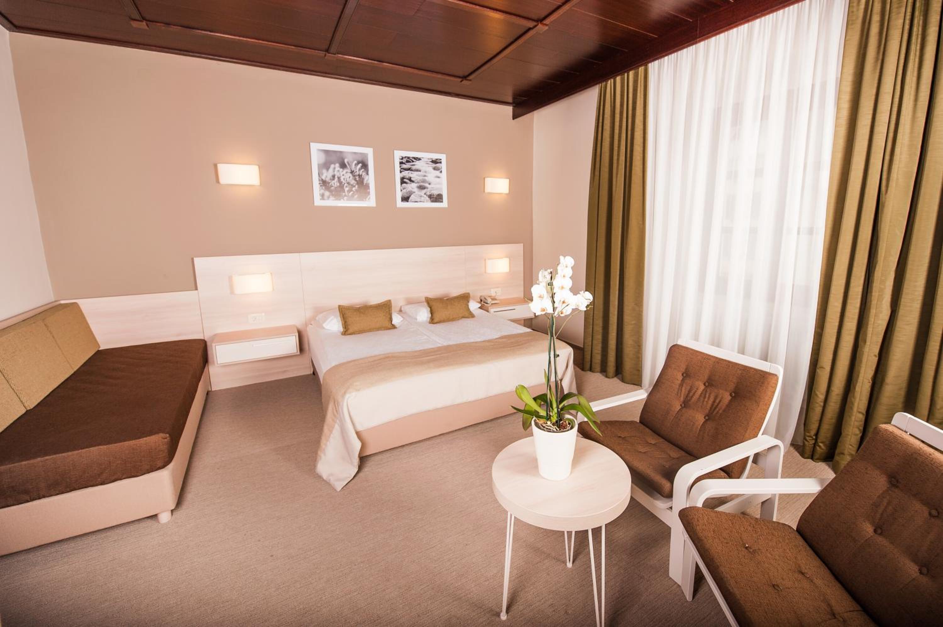 Double Room - Photo 2